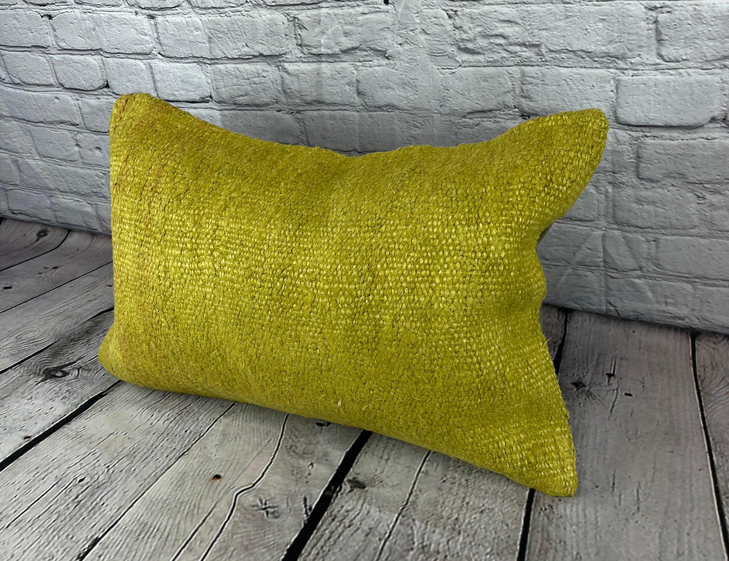 16 x 24 Hanf Kissen Türkisches Kissen Natürliches Grünes Kissen Kissenbezug #6389 Erhöhen Sie Ihr Heimdekor mit unserem Hanf Kissen Türkisches Kissen. Dieser exquisite, sorgfältig handgewebte Kissenbezug verleiht jedem Raum einen Hauch von Eleganz