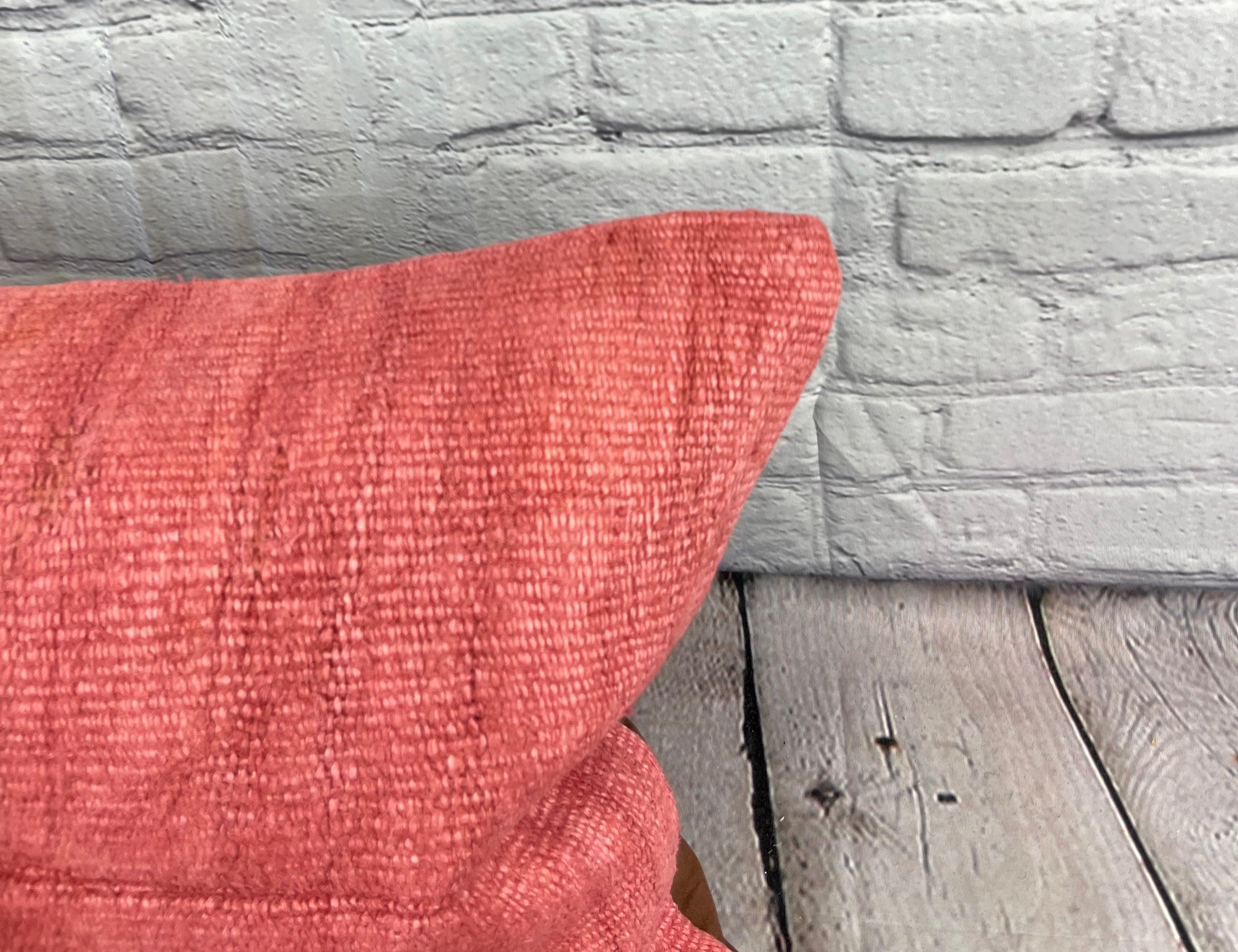 Annodato a mano 16 x 24 Cuscino di Hempe Cuscino Turco Nature Rosso Cuscino Copricuscino #6006 in vendita