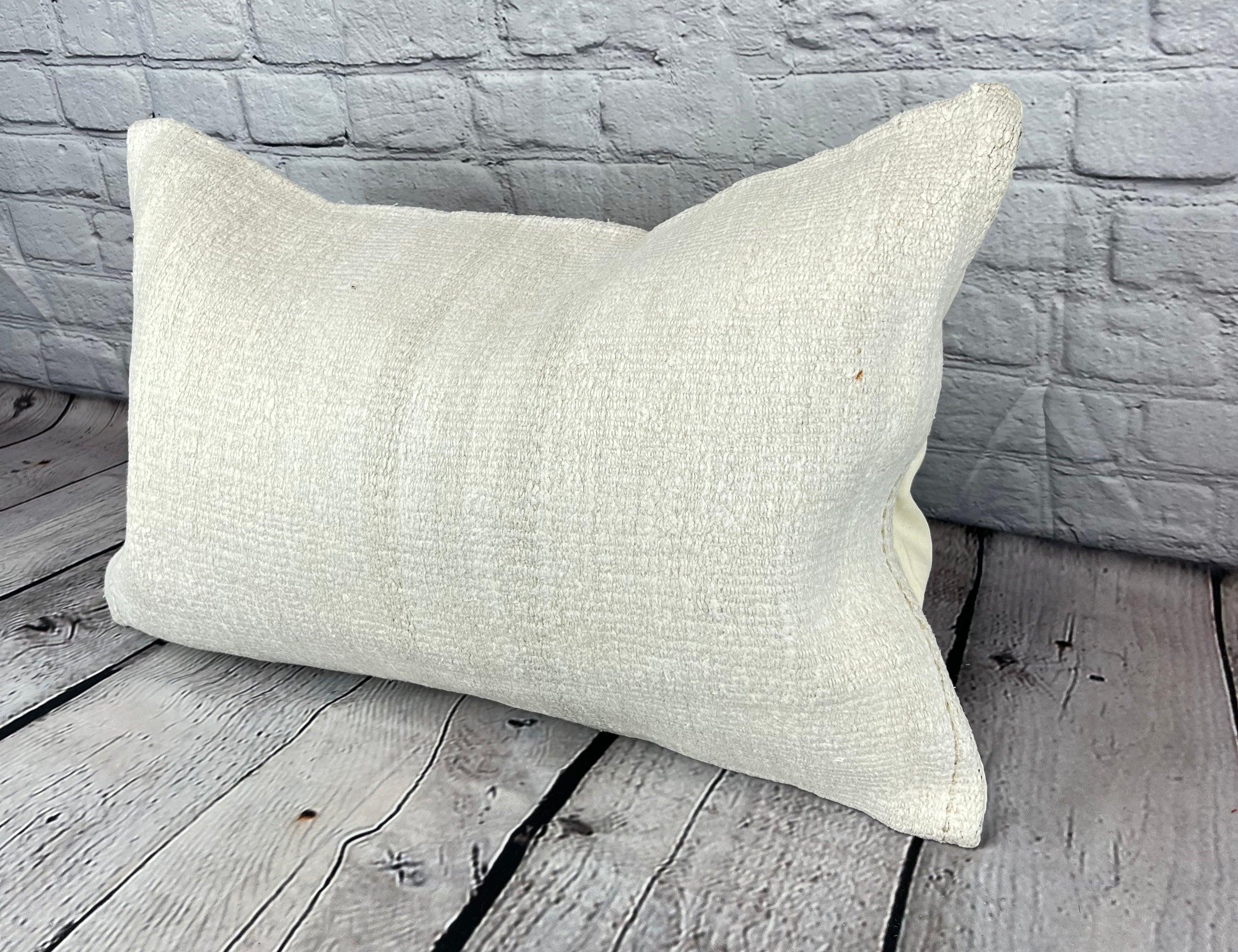16 x 24 Almohada de cáñamo Cojín turco Funda de cojín blanco natural #6137 Eleva la decoración de tu hogar con nuestra Almohada de cáñamo Cojín turco. Esta exquisita funda de almohada, meticulosamente tejida a mano, añade un toque de elegancia y