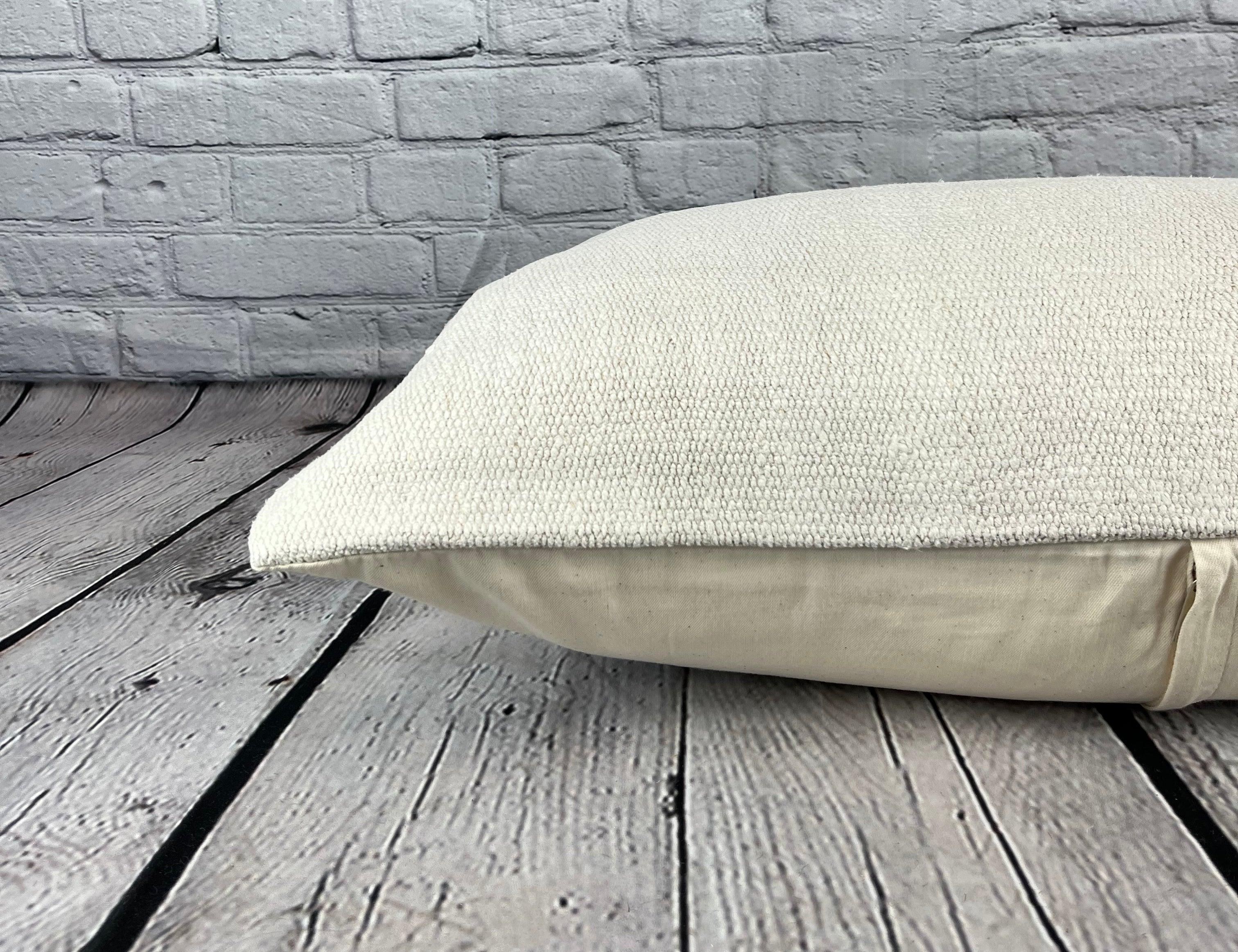 16 x 24 Hemp Pillow Turkish Cushion Natural White Pillow Cushion Cover #6162 Élevez votre décoration intérieure avec notre Hemp Pillow Turkish Cushion. Cette exquise housse de coussin, méticuleusement tissée à la main, ajoute une touche d'élégance