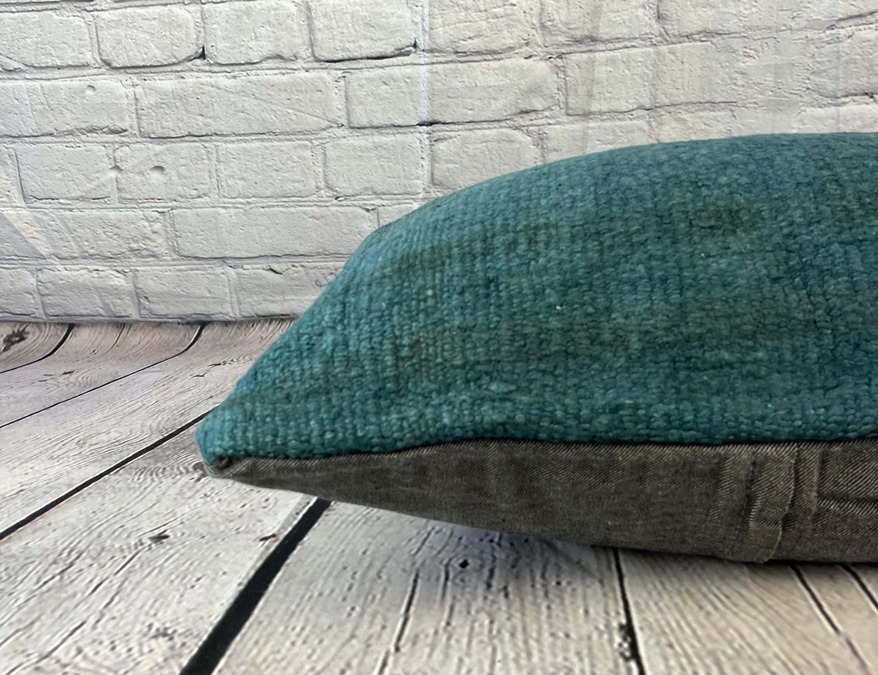 Noué à la main Coussin de coussin turc à ourlet 16 x 24, bleu grisâtre naturel, couvercle de coussin n° 6401 en vente