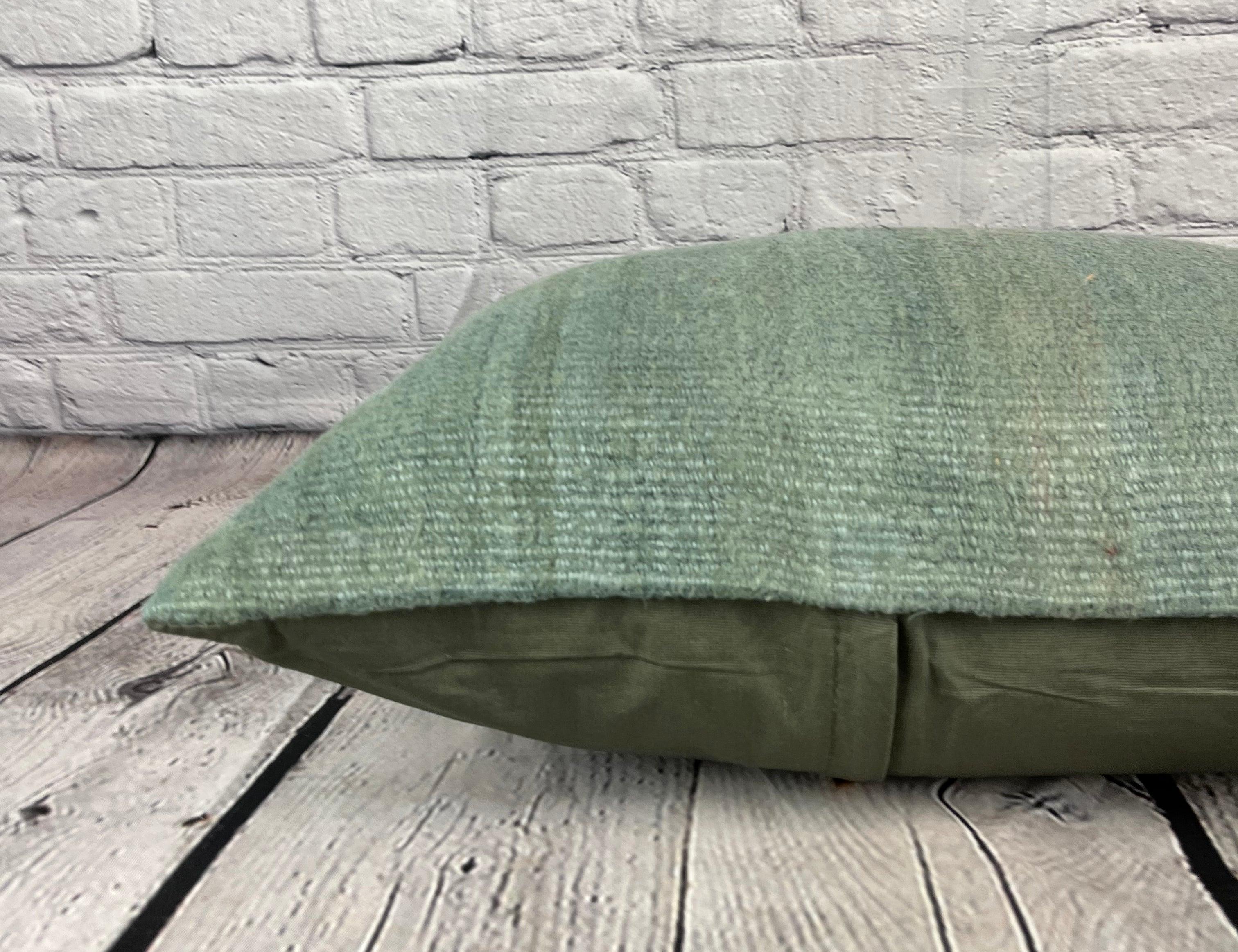 Noué à la main Coussin de coussin turc naturel vert espagnol 16 x 24 ourlet #6035 en vente