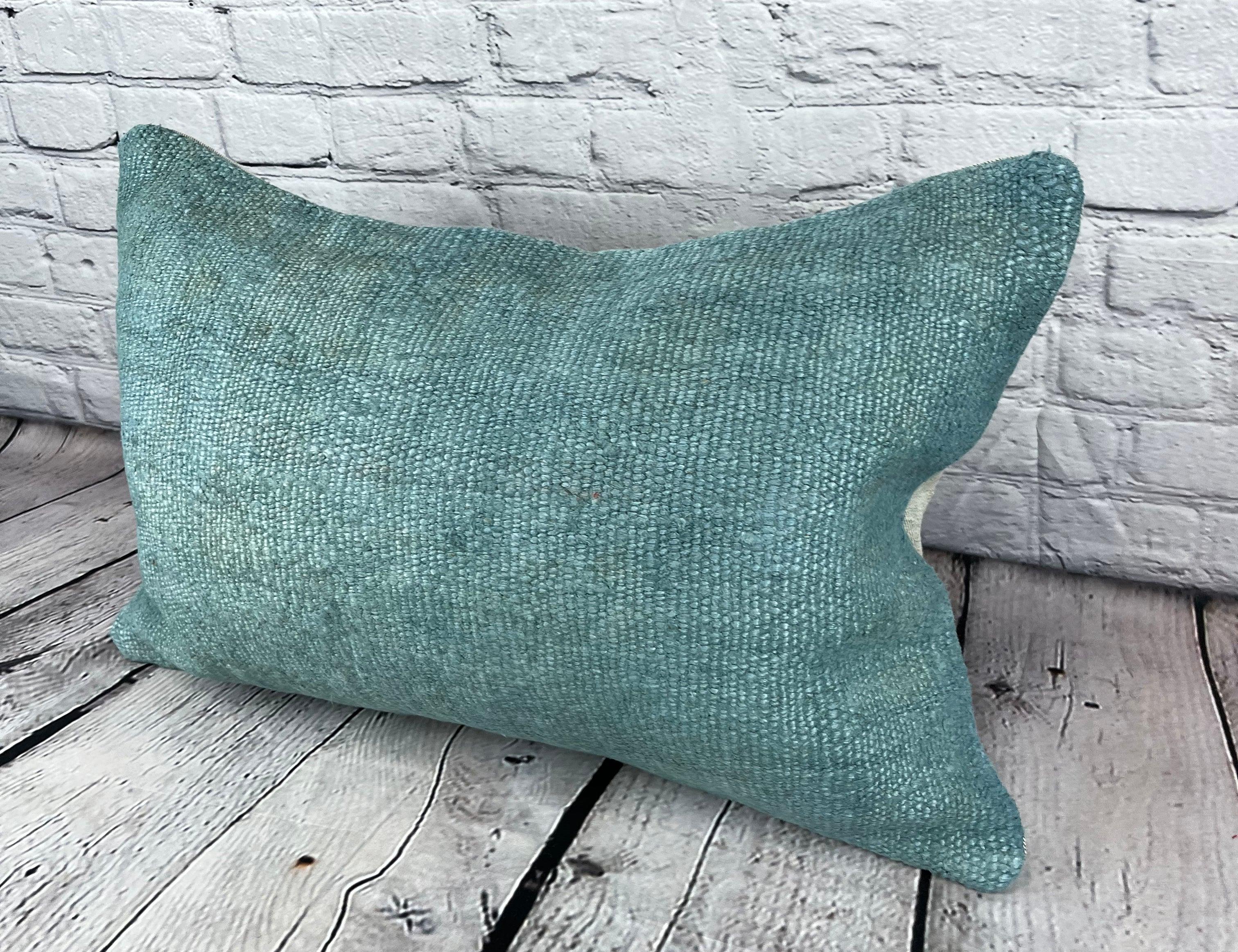 16 x 24 Hanf Kissen Türkisches Kissen Natürliches Grau-Türkis Kissen Kissenbezug #6028 Erhöhen Sie Ihr Heimdekor mit unserem Hanf Kissen Türkisches Kissen. Dieser exquisite, sorgfältig handgewebte Kissenbezug verleiht jedem Raum einen Hauch von