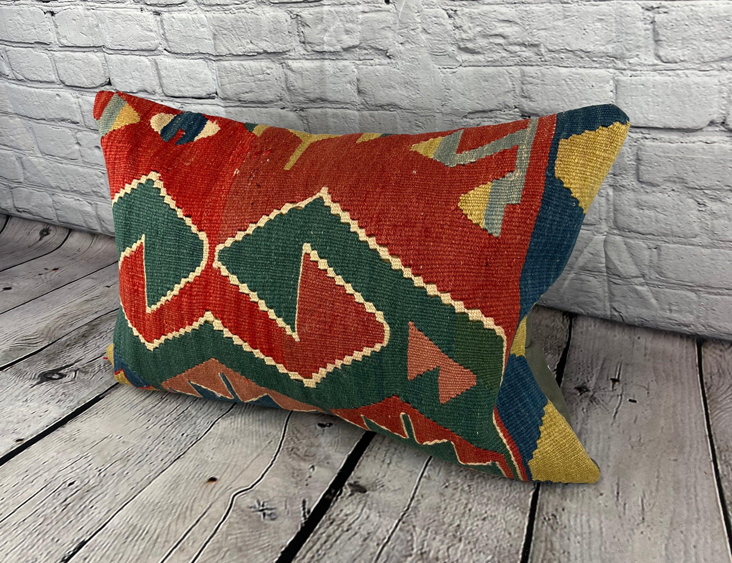16 x 24 Kilim Pillow Turkish Aegean Dreamland Pillow Cushion Cover #6833 Verbessern Sie Ihr Zuhause mit unserem Kilim Pillow Turkish Kilim Cushion. Dieser exquisite, sorgfältig handgewebte Kissenbezug bringt einen Hauch von Eleganz und kulturellem