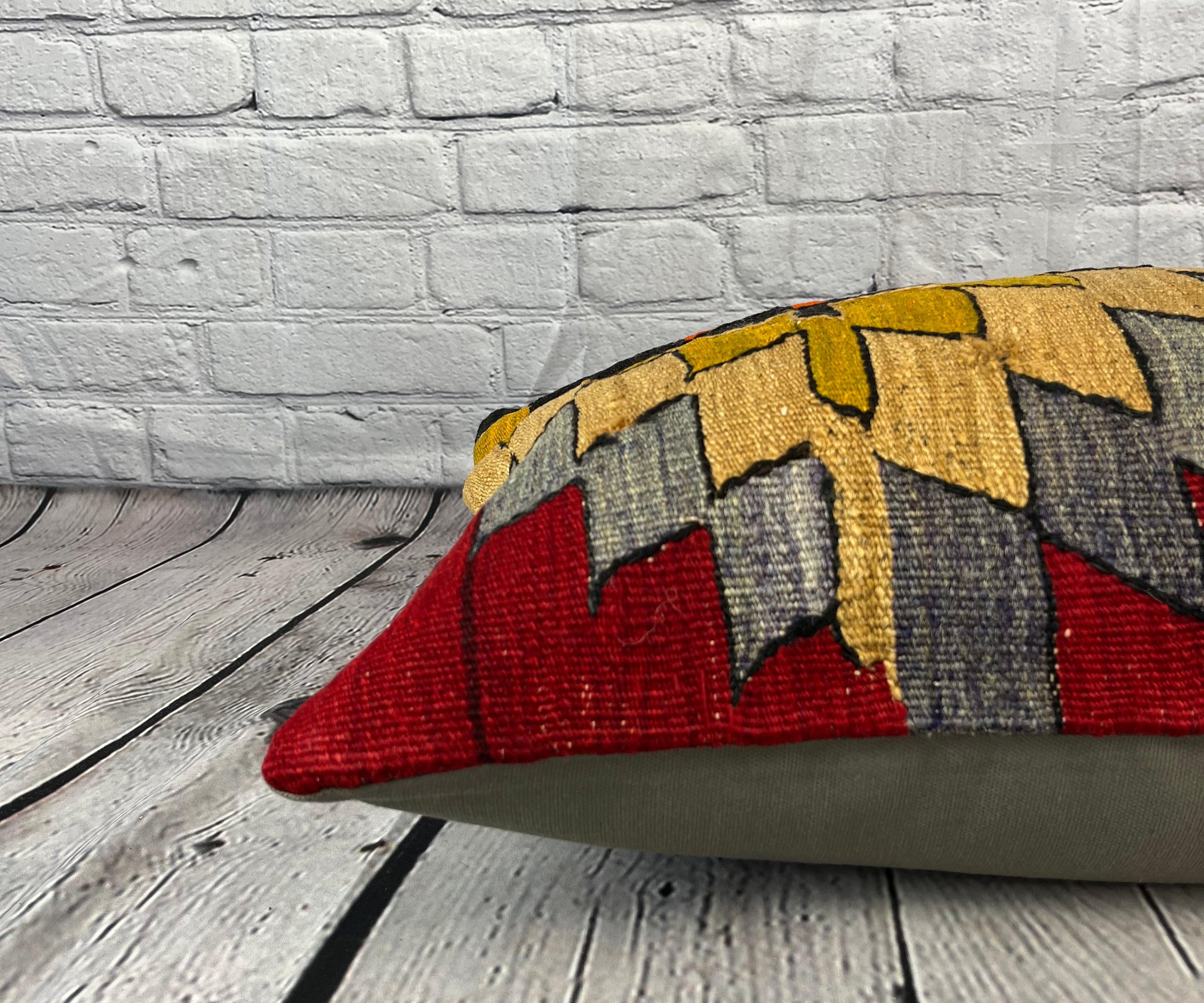 Noué à la main Coussin turc Delight Dreams Couvercle coussin Kilim 16 x 24 n°6892 en vente