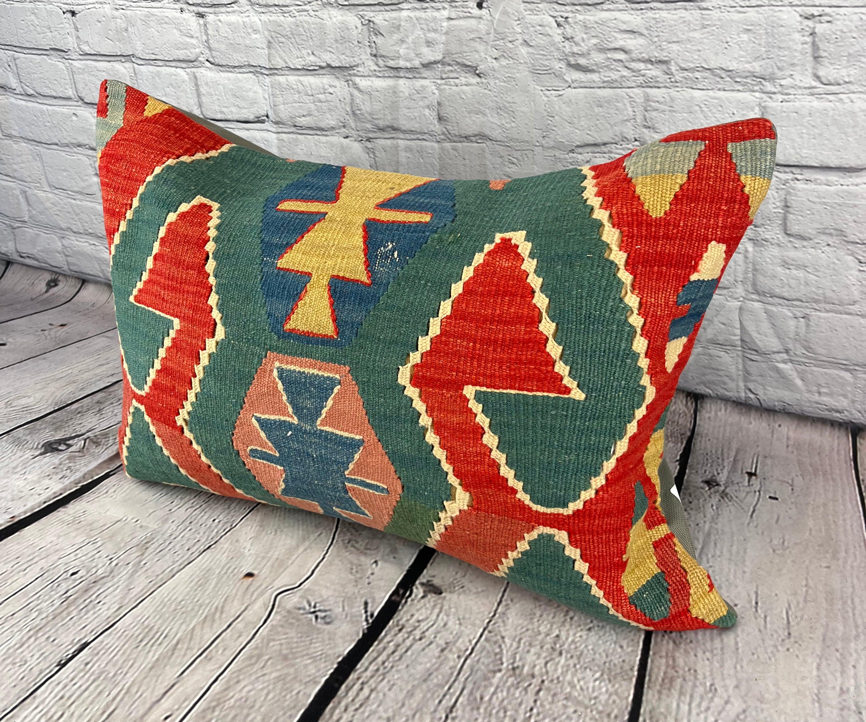 16 x 24 Kilim Pillow Turkish Cushion Istanbul Harbor View Pillow Cushion Cover #6887 Verbessern Sie Ihr Zuhause mit unserem Kilim Pillow Turkish Kilim Cushion. Dieser exquisite, sorgfältig handgewebte Kissenbezug bringt einen Hauch von Eleganz und