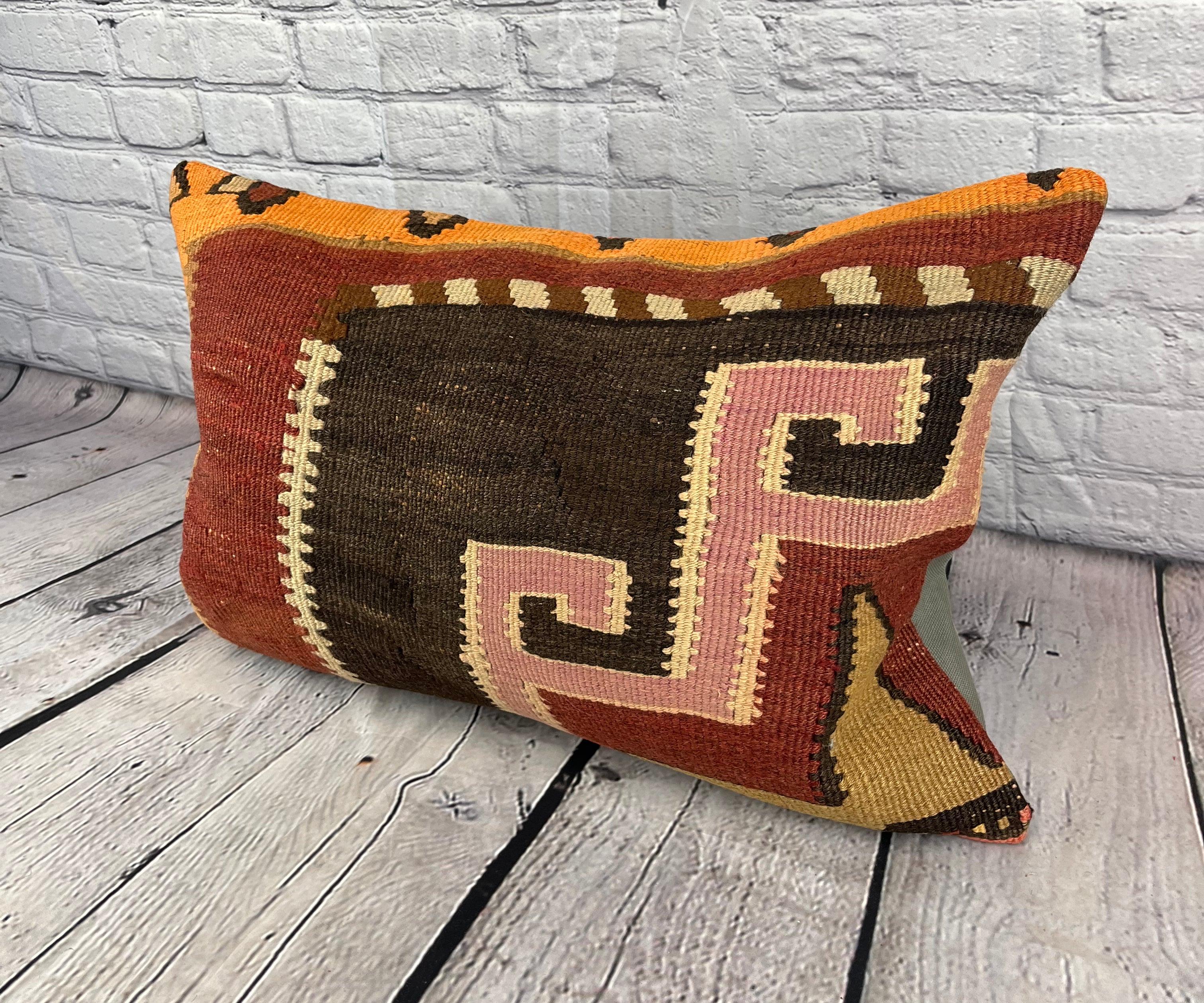 16 x 24 Kilim Pillow Turkish Cushion Istanbul Starlight Pillow Cushion Cover #6917 Verbessern Sie Ihr Zuhause mit unserem Kilim Pillow Turkish Kilim Cushion. Dieser exquisite, sorgfältig handgewebte Kissenbezug bringt einen Hauch von Eleganz und