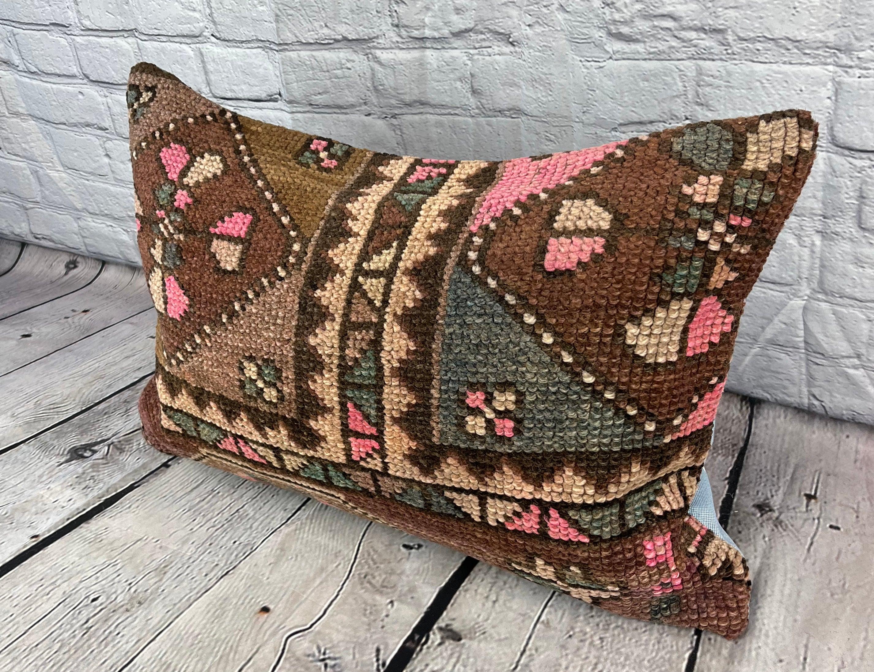 16 x 24 Rug Pillow Anatolian Essence Turkish Pillow Cushion Cover #7491 Migliora l'arredamento della tua casa con il nostro Rug Pillow Turkish Rug Cushion. Questo squisito copricuscino, meticolosamente tessuto a mano, dona un tocco di eleganza e di