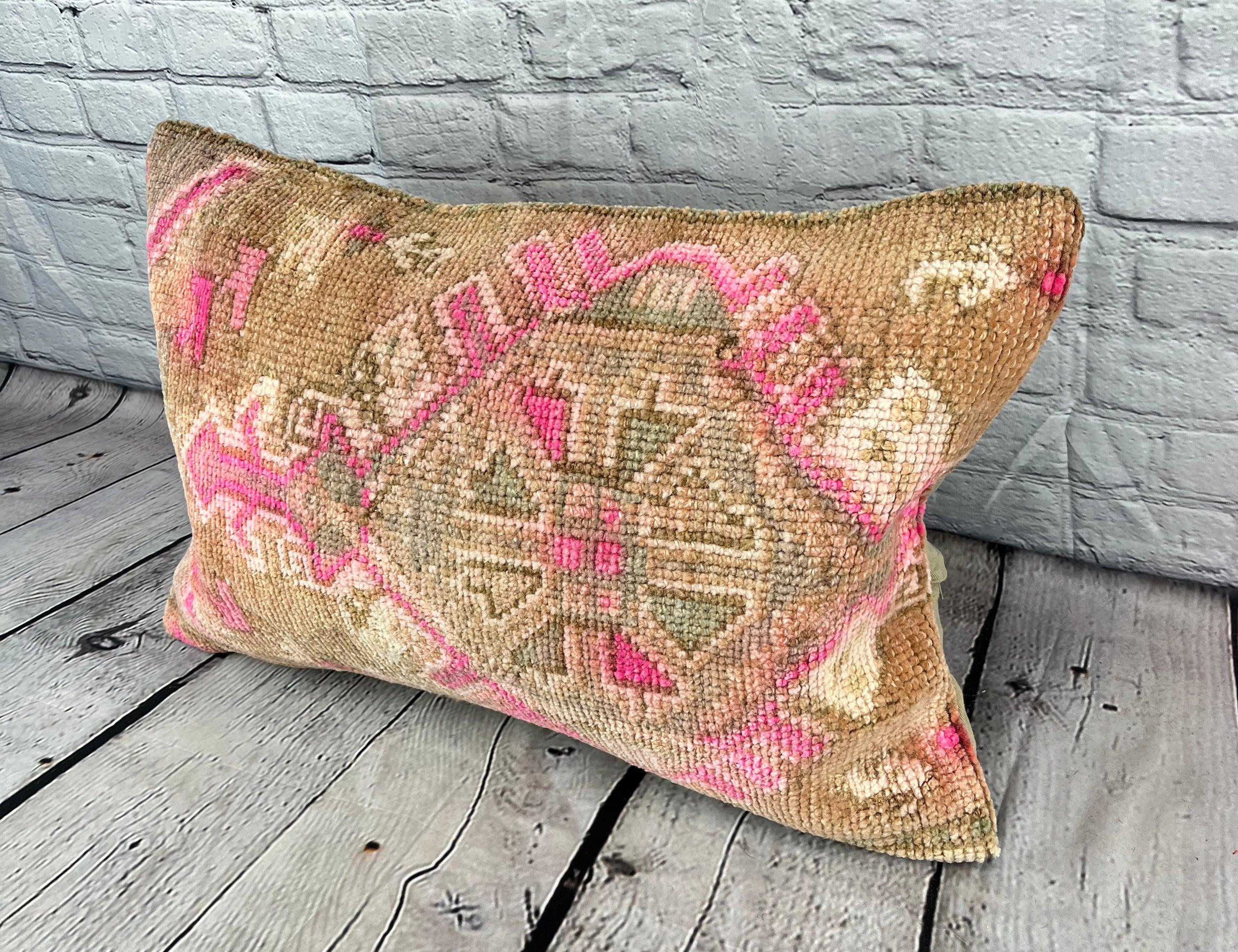 16 x 24 Rug Pillow Bosporus Serenade Turkish Pillow Cushion Cover #7676 Verbessern Sie Ihr Zuhause mit unserem Rug Pillow Turkish Rug Cushion. Dieser exquisite, sorgfältig handgewebte Kissenbezug bringt einen Hauch von Eleganz und kulturellem Erbe