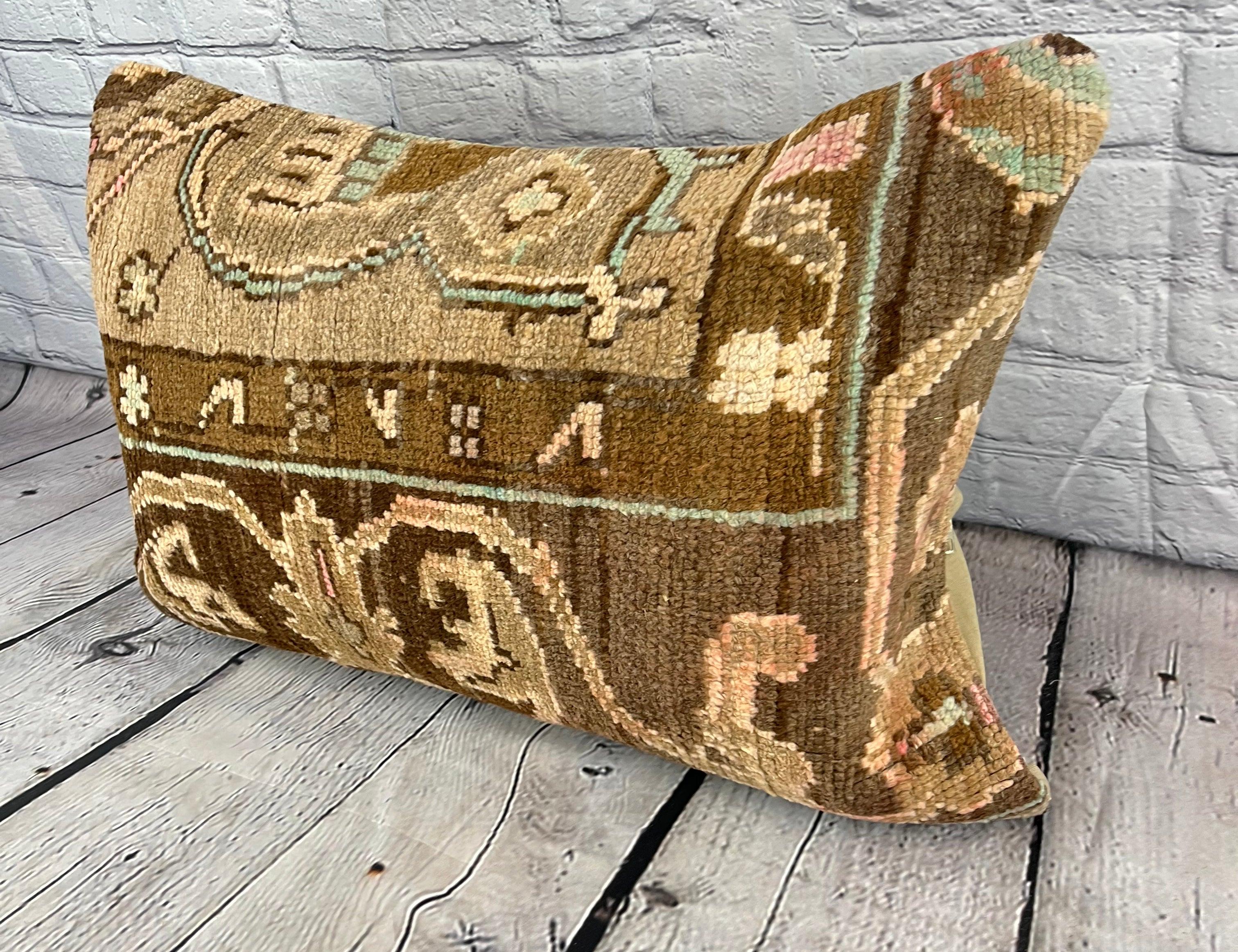 16 x 24 Rug Pillow Golden Oasis Turkish Pillow Cushion Cover #7729 Enhance your home decor with our Rug Pillow Turkish Rug Cushion. This exquisite pillow cover, meticulously handwoven, brings a touch of elegance and cultural heritage to any space.