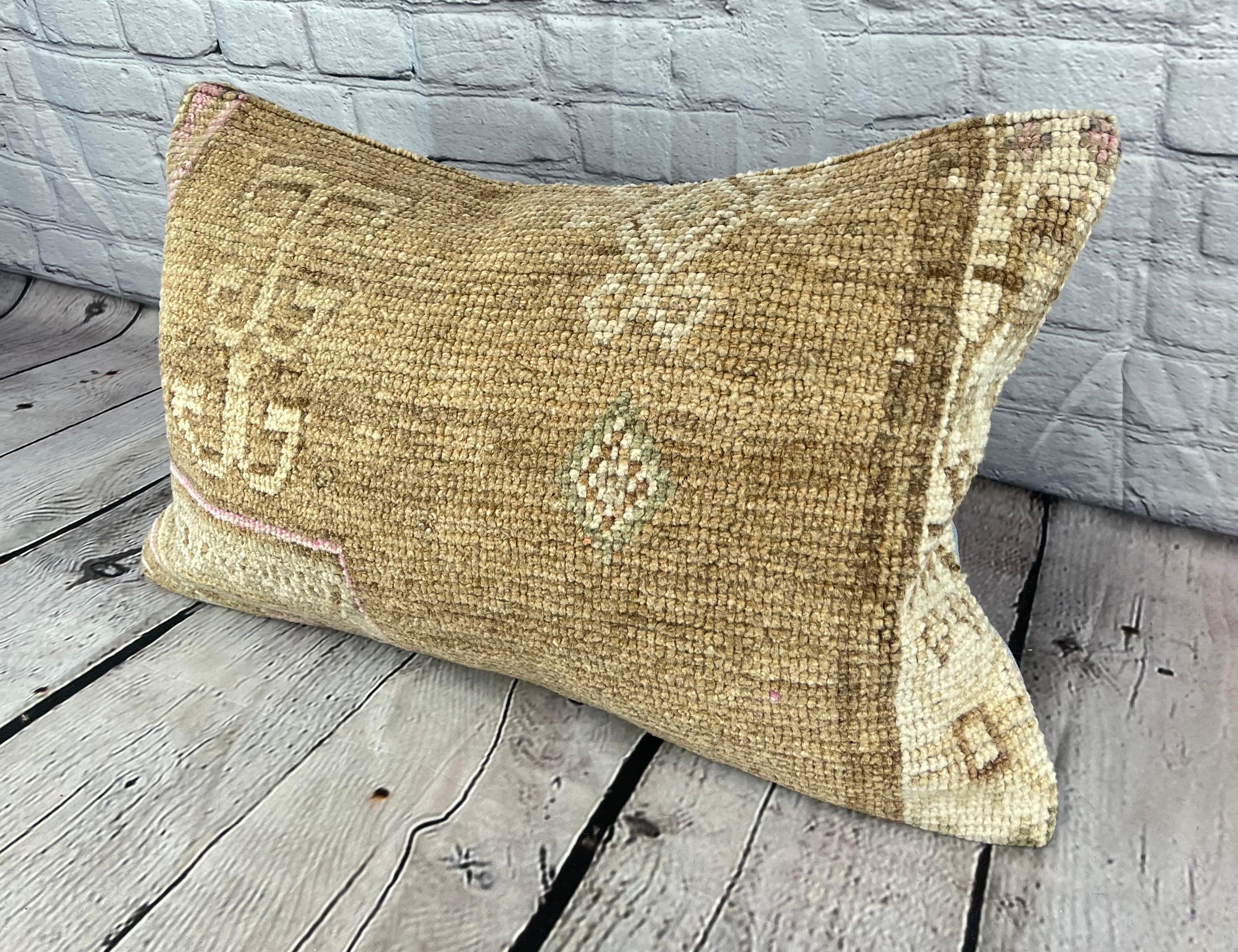 16 x 24 Cojín Almohada Almohada Turca Elegancia de Estambul Funda de Cojín #7429 Mejora la decoración de tu casa con nuestro cojín Almohada Almohada Turca. Esta exquisita funda de almohada, meticulosamente tejida a mano, aporta un toque de elegancia