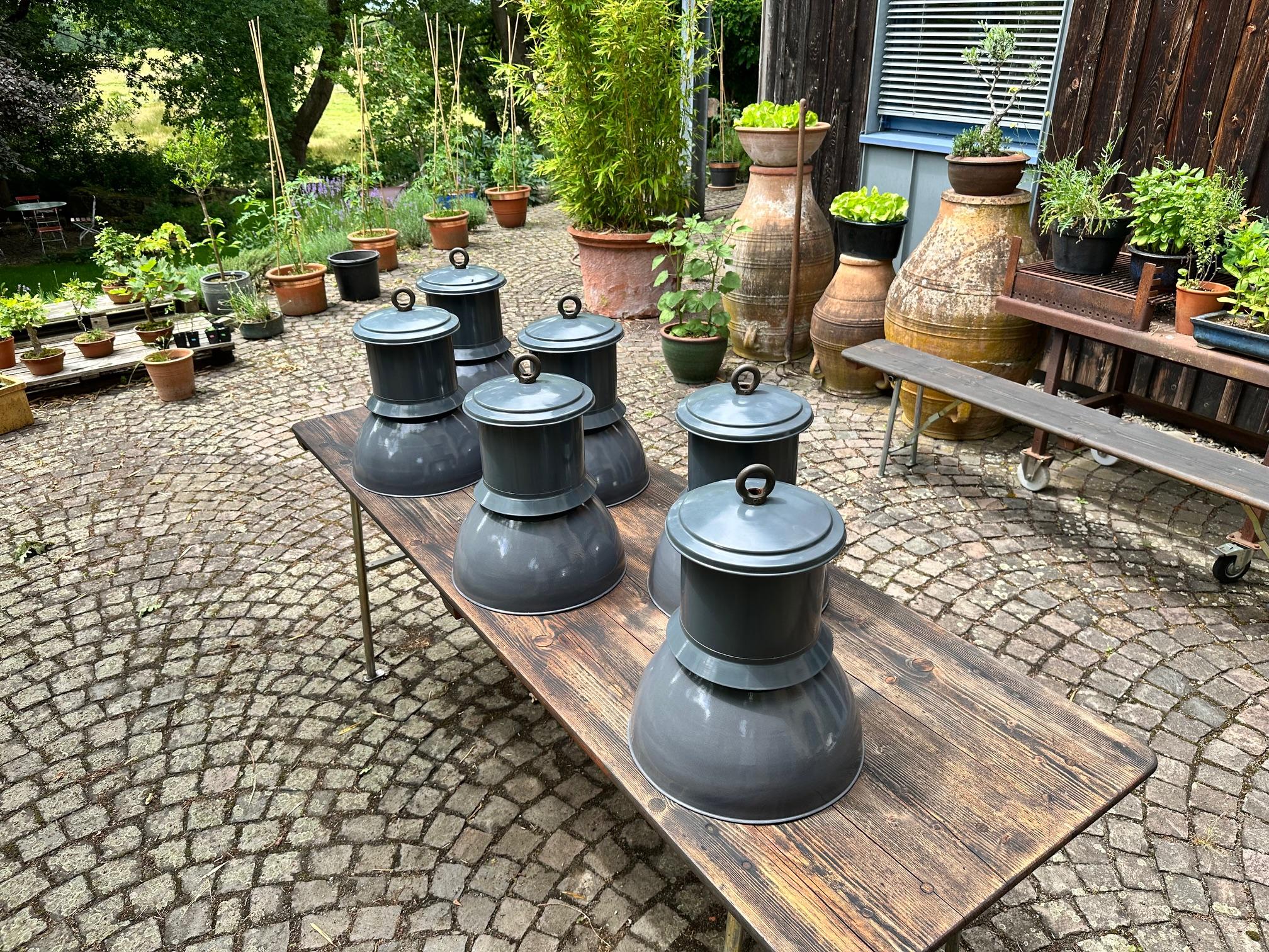 16 x lámparas industriales de Bolich, ca. 1940 en venta 4
