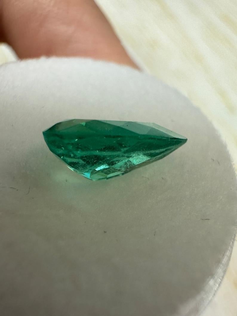 1,60 Carati 10,6x6,8 Smeraldo Colombiano Verde Primavera - Gemma di maggio con taglio a pera In condizioni Nuovo in vendita a Jupiter, FL