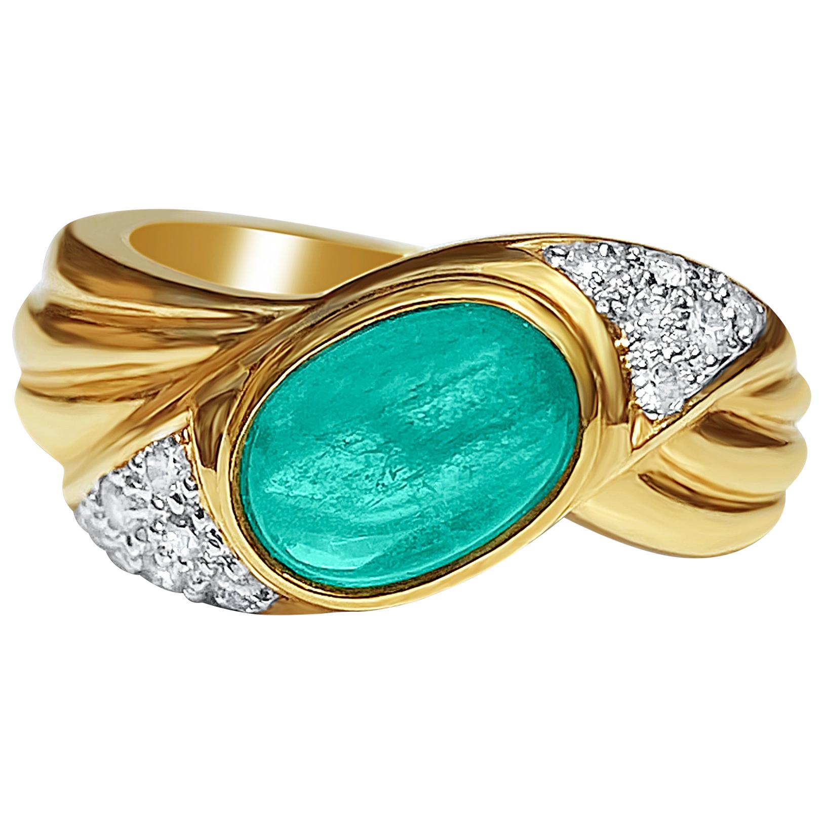 1.60 Carat Cabochon Cut Colombian Emerald and Diamond 14k Yellow Gold Ring For Sale