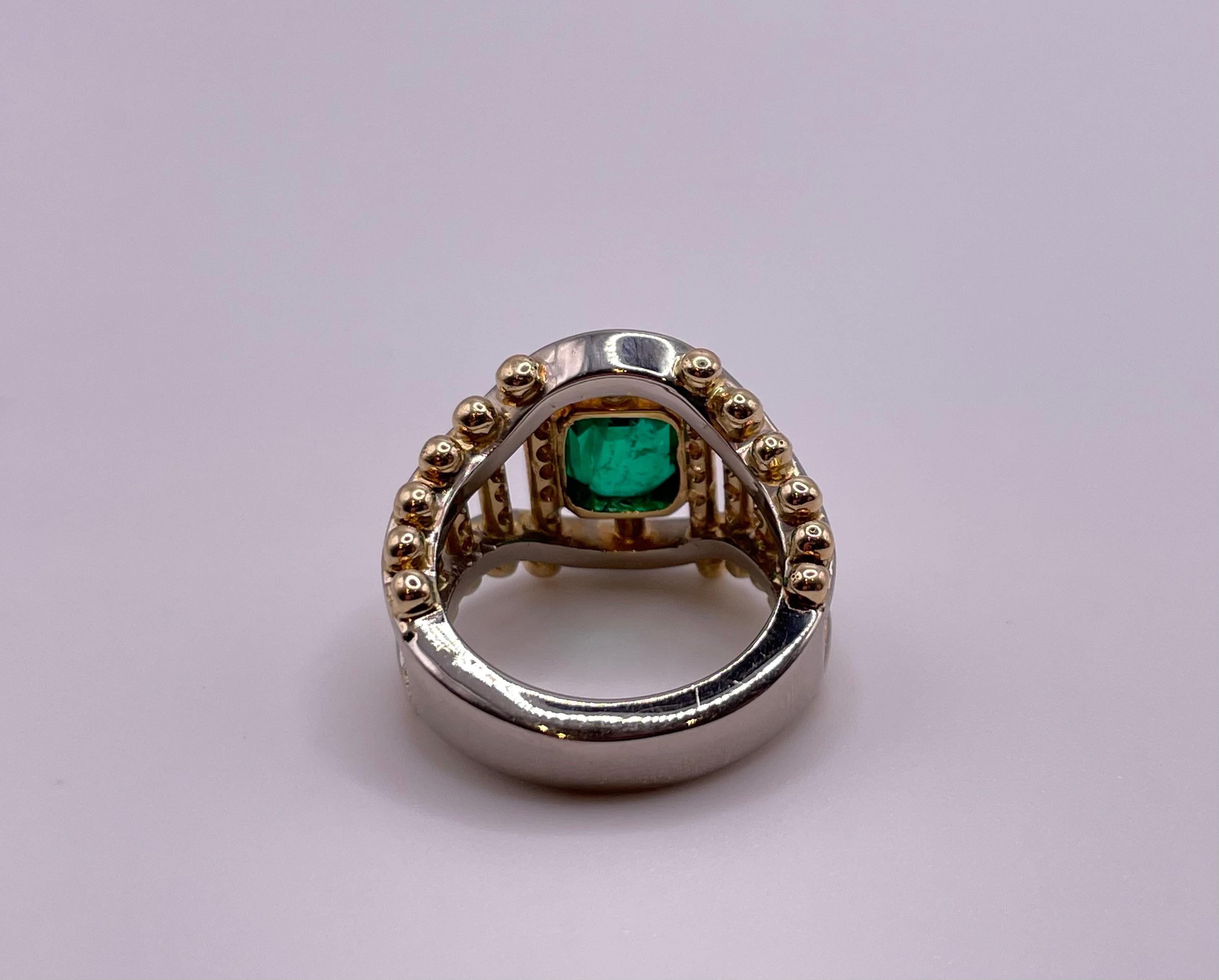 1.60 Carat Colombian Emerald and Diamond Ring 18K Gold and IGI Certificate For Sale 1