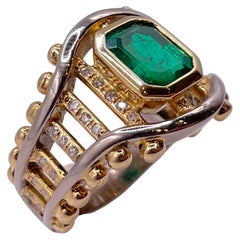 Retro 1.60 Carat Colombian Emerald and Diamond Ring 18K Gold and IGI Certificate
