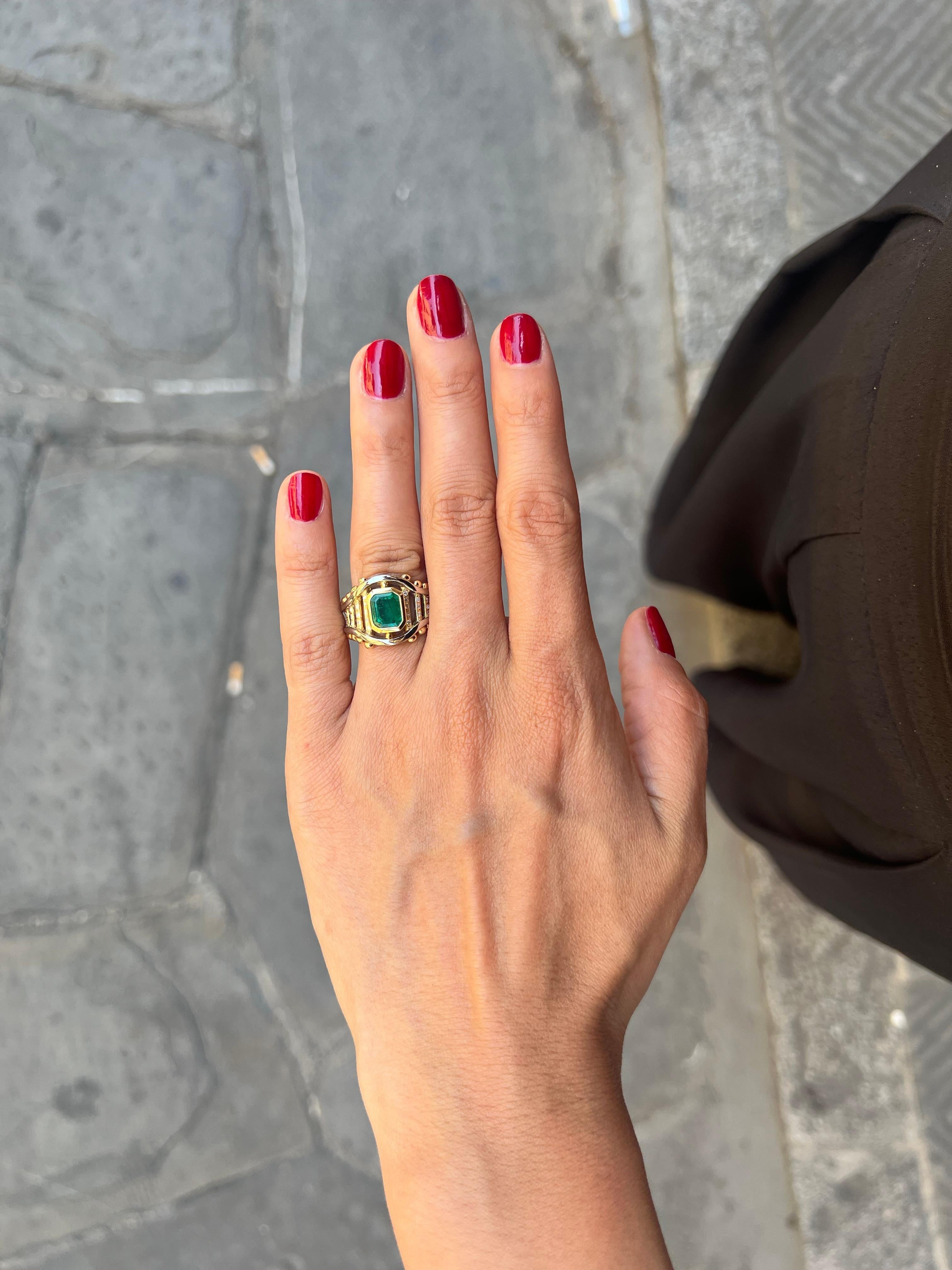 1.60 Carat Colombian Emerald and Diamond Ring 18K Gold and IGI Certificate For Sale 4