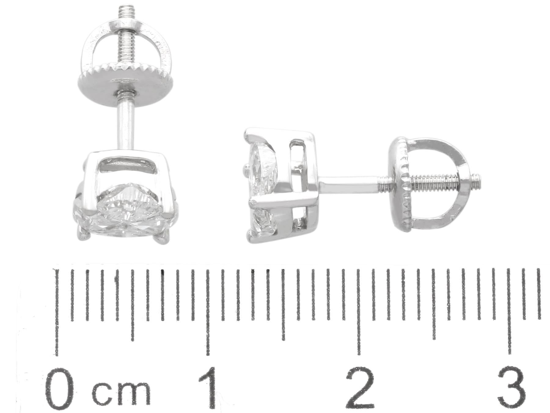Orecchini con diamante da 1,60 carati e oro bianco 18 carati - Contemporanei CIRCA 2000 in vendita 3