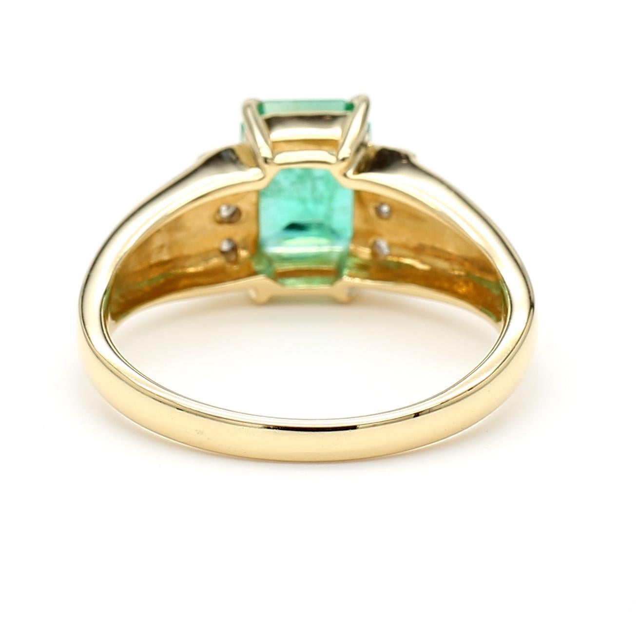 1,60 Karat Smaragd & Diamant 14K Gold Classic Set Ring (Zeitgenössisch) im Angebot