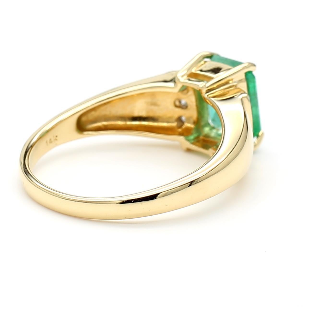 1,60 Karat Smaragd & Diamant 14K Gold Classic Set Ring (Smaragdschliff) im Angebot