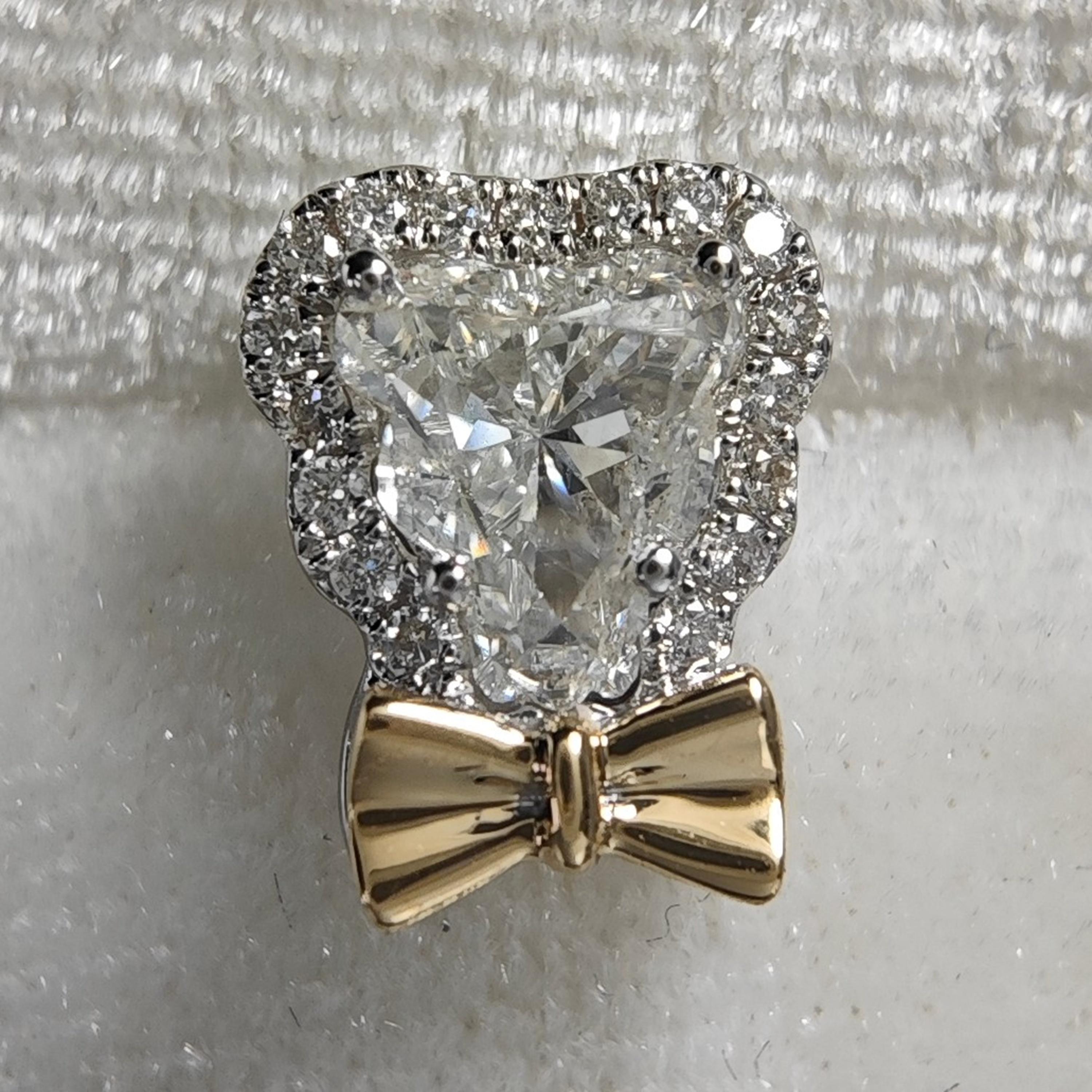 Pendientes de oro blanco y amarillo con diamantes de fantasía de 1,60 quilates en Nuevo estado para la venta en New York, NY