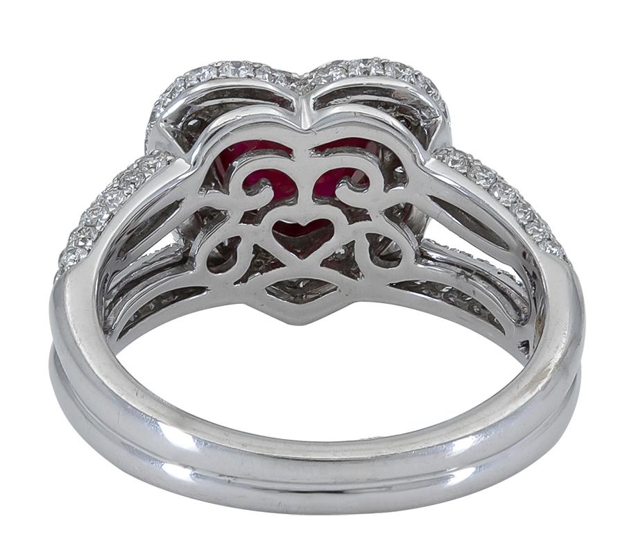 1,60 Karat Herzförmiger Rubin und Diamant Halo Doppelreihiger Verlobungsring (Herzschliff) im Angebot