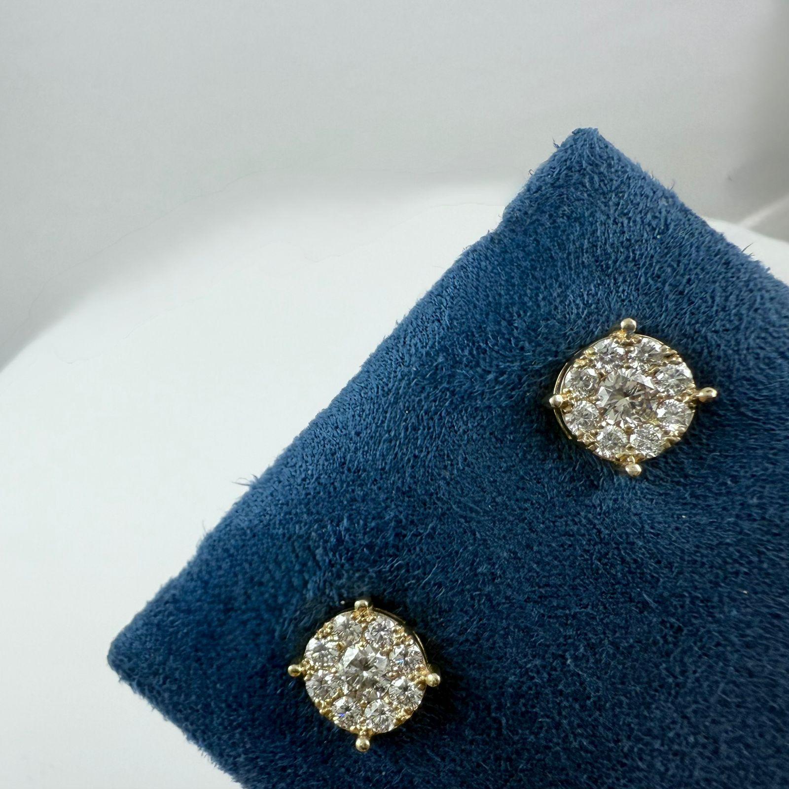 Orecchini con diamanti a illusione da 1,60 carati in oro bianco 14K in vendita 5