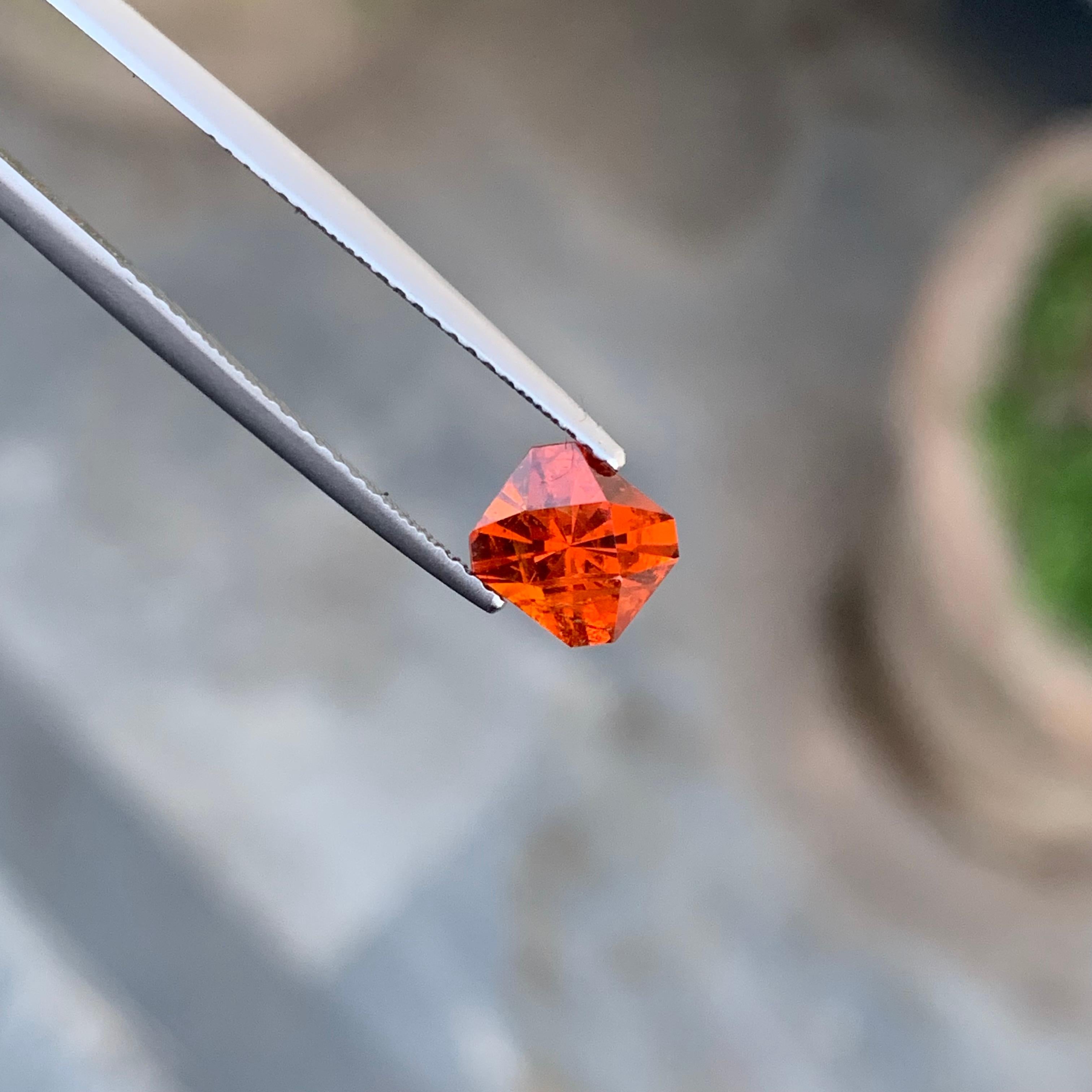grenat spessartine de 1,60 carat provenant d'une mine d'Afghanistan en vente 1