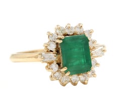 1.60 Carat Natural Emerald and Diamond 14 Karat Solid Yellow Gold Ring