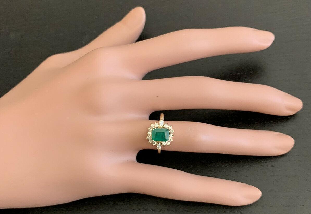 1.60 Carat Natural Emerald and Diamond 14 Karat Solid Yellow Gold Ring For Sale 1