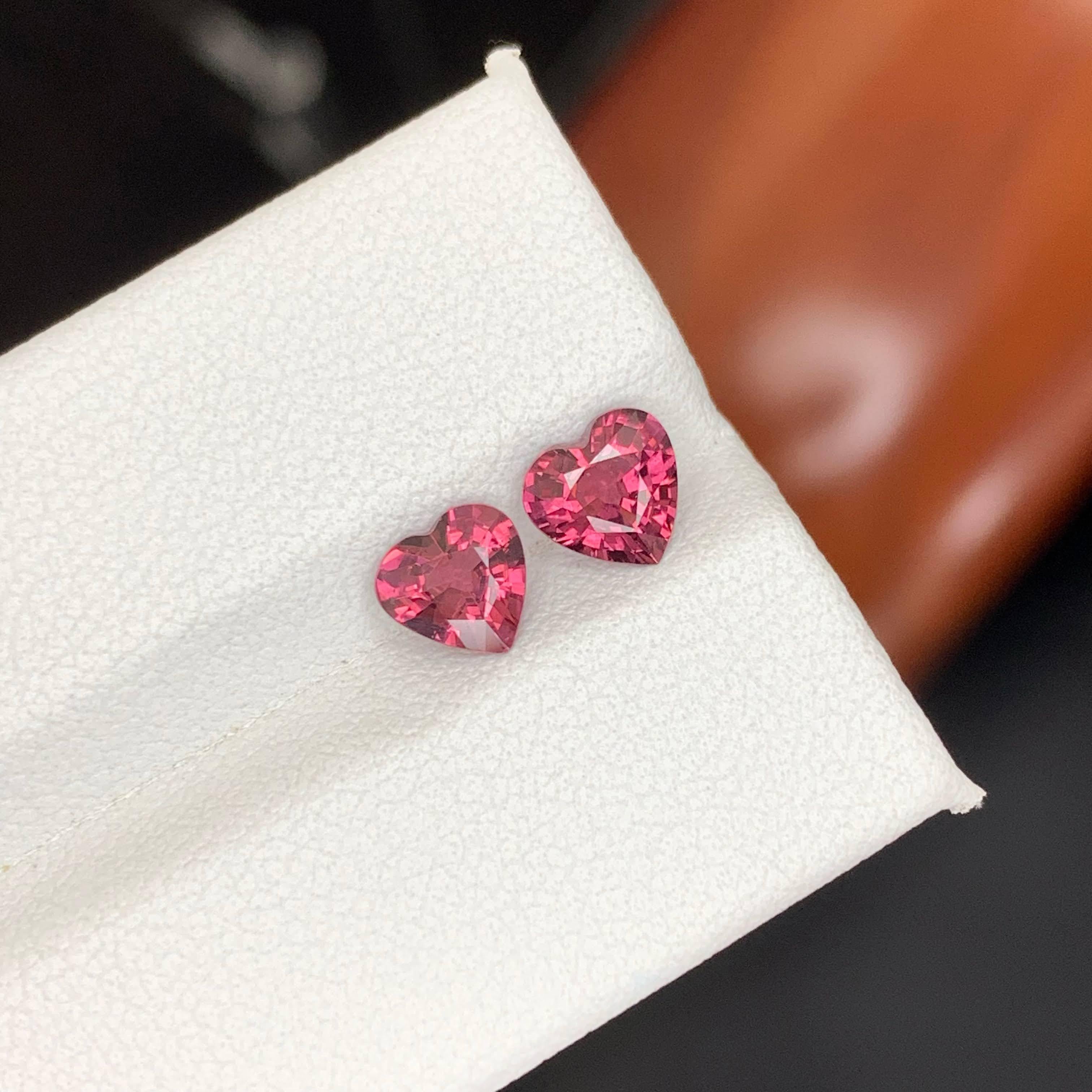 Gemas de granate rosa africano sueltas de 2 piezas en forma de corazón de 1,60 quilates naturales Corte de corazón en venta