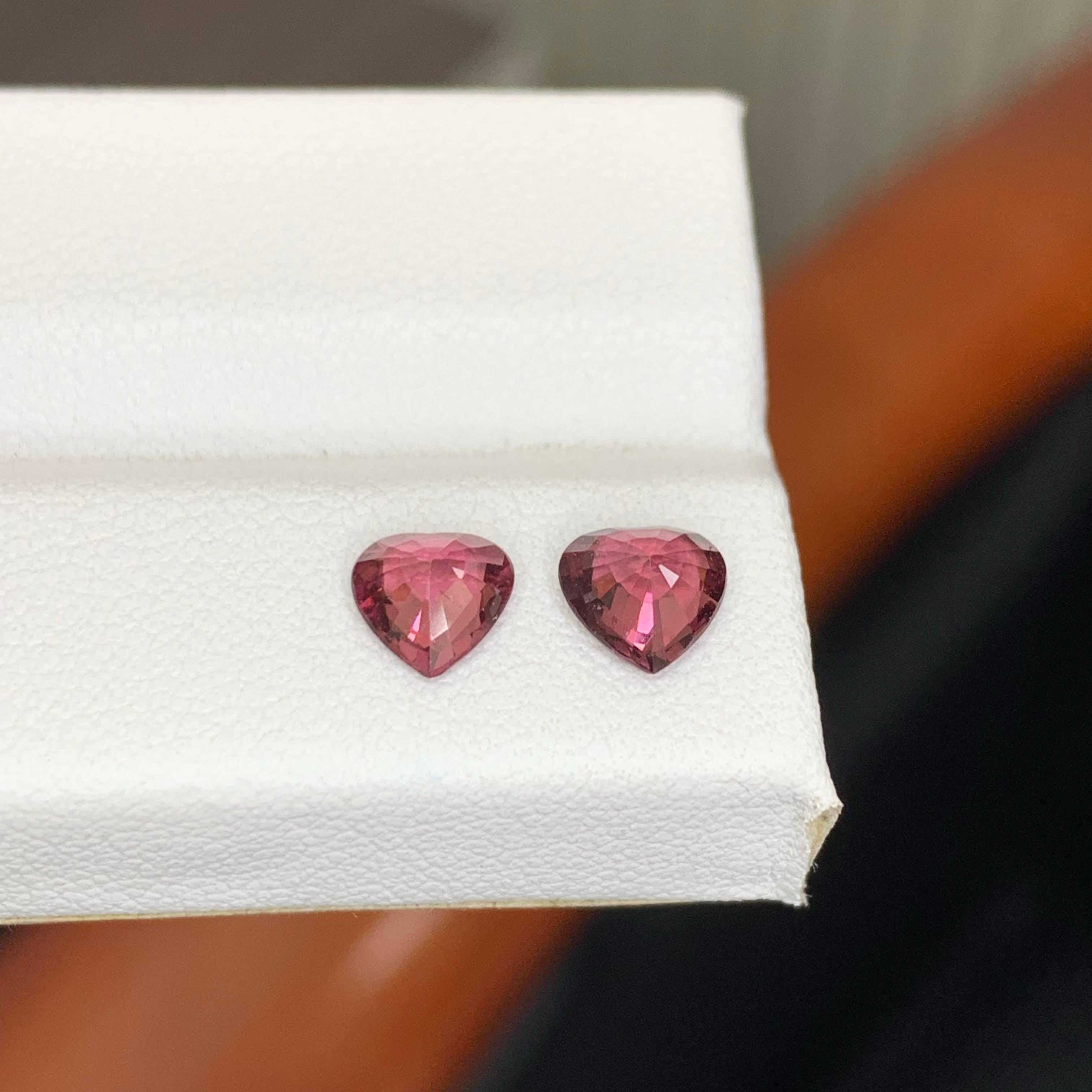 Gemas de granate rosa africano sueltas de 2 piezas en forma de corazón de 1,60 quilates naturales en venta 1
