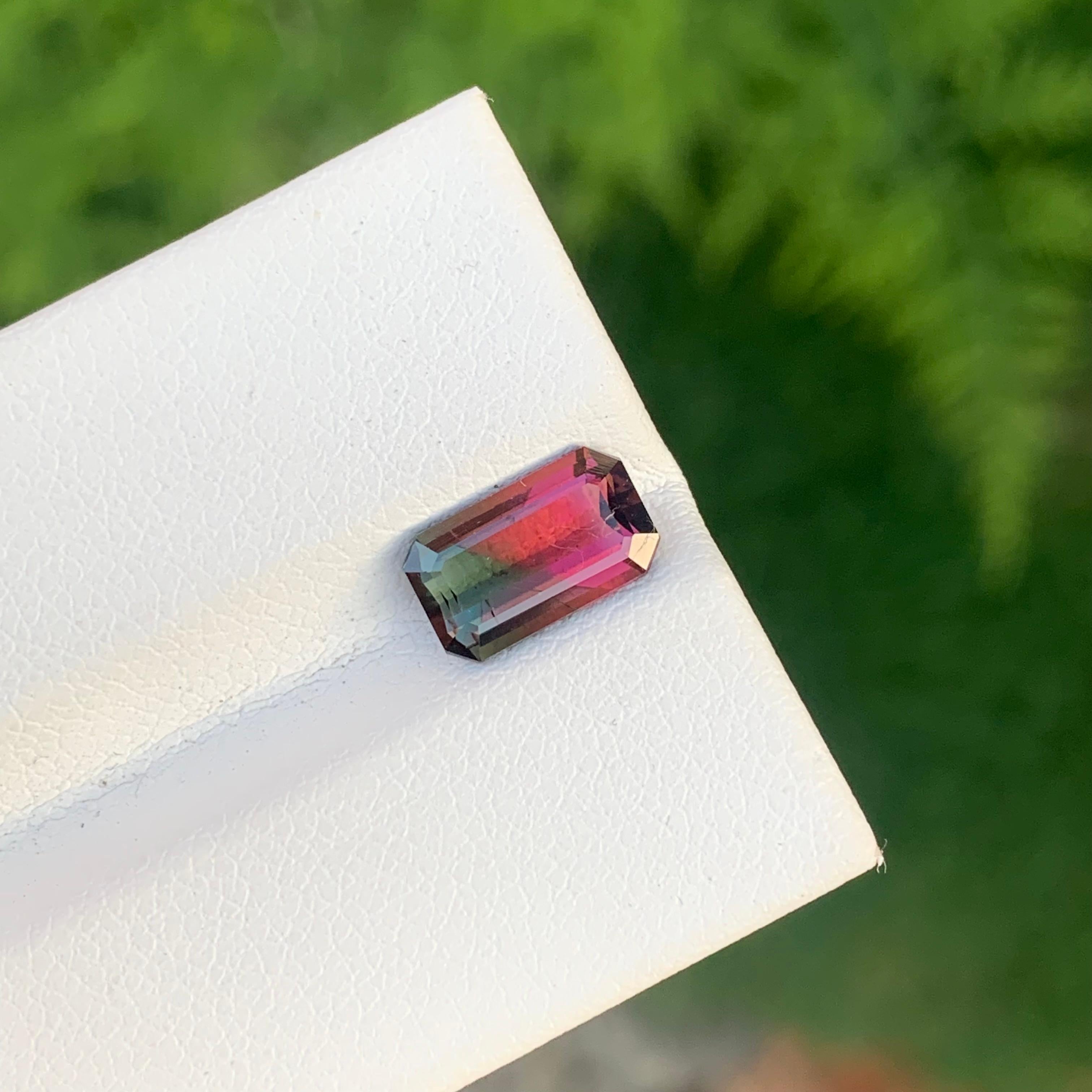 1.60 Karat natürlicher loser, mehrfarbiger Turmalin in Smaragdform für Schmuck im Angebot 1