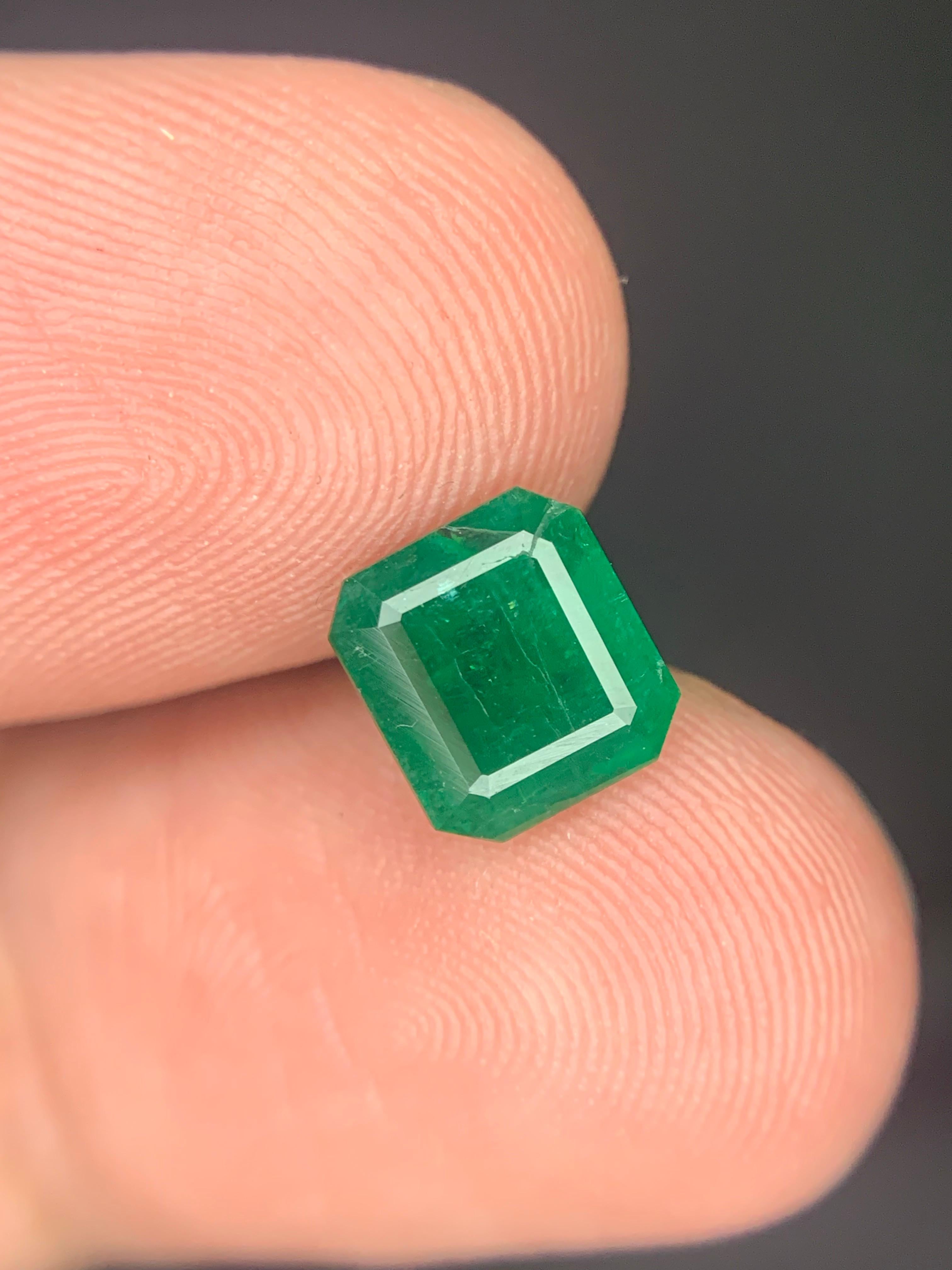 Arts and Crafts Pierre précieuse naturelle non sertie de 1.60 carats de Swat, Pakistan en vente