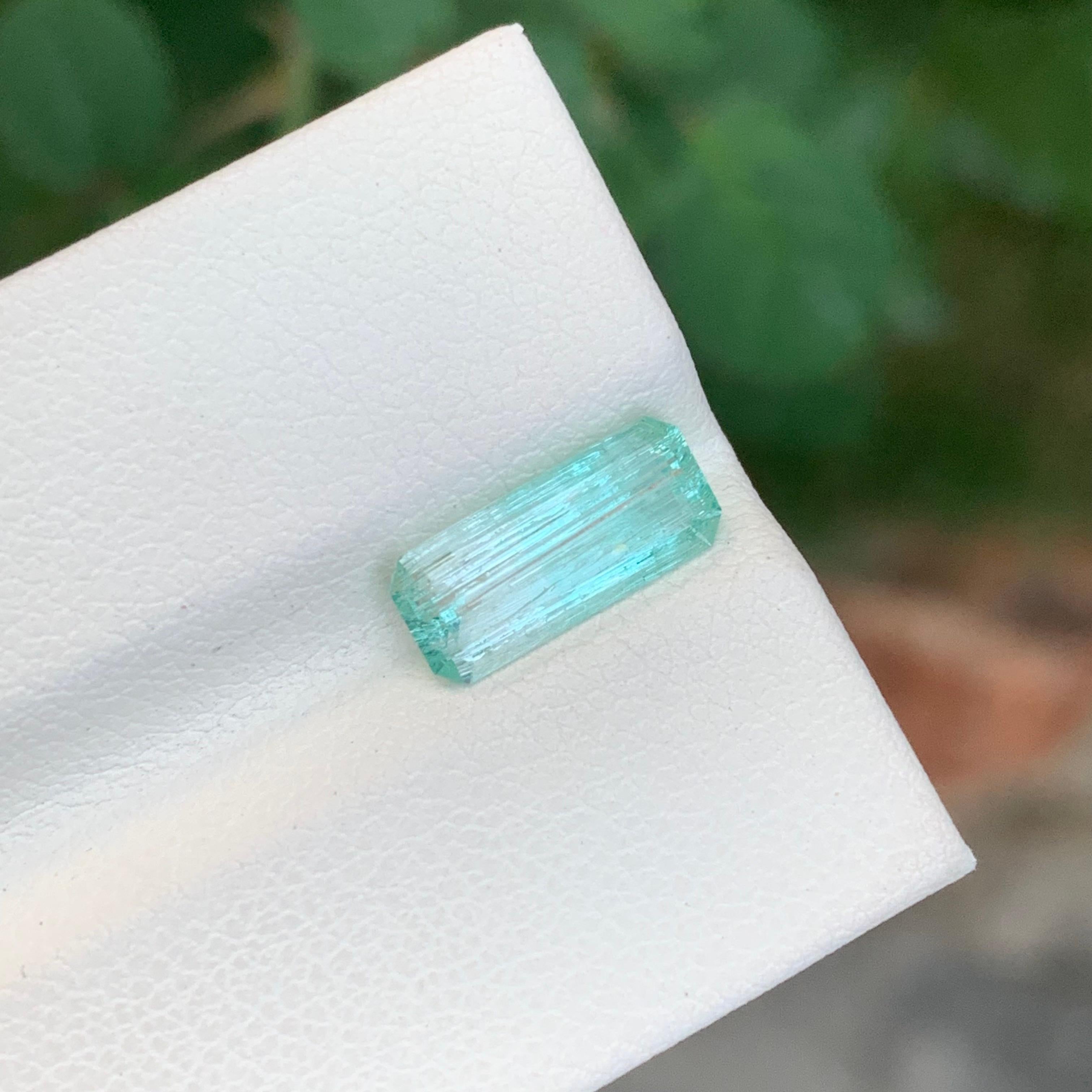 Emerald Cut 1.60 Carat Natural Loose Green Emerald Beryl Gemstone For Sale