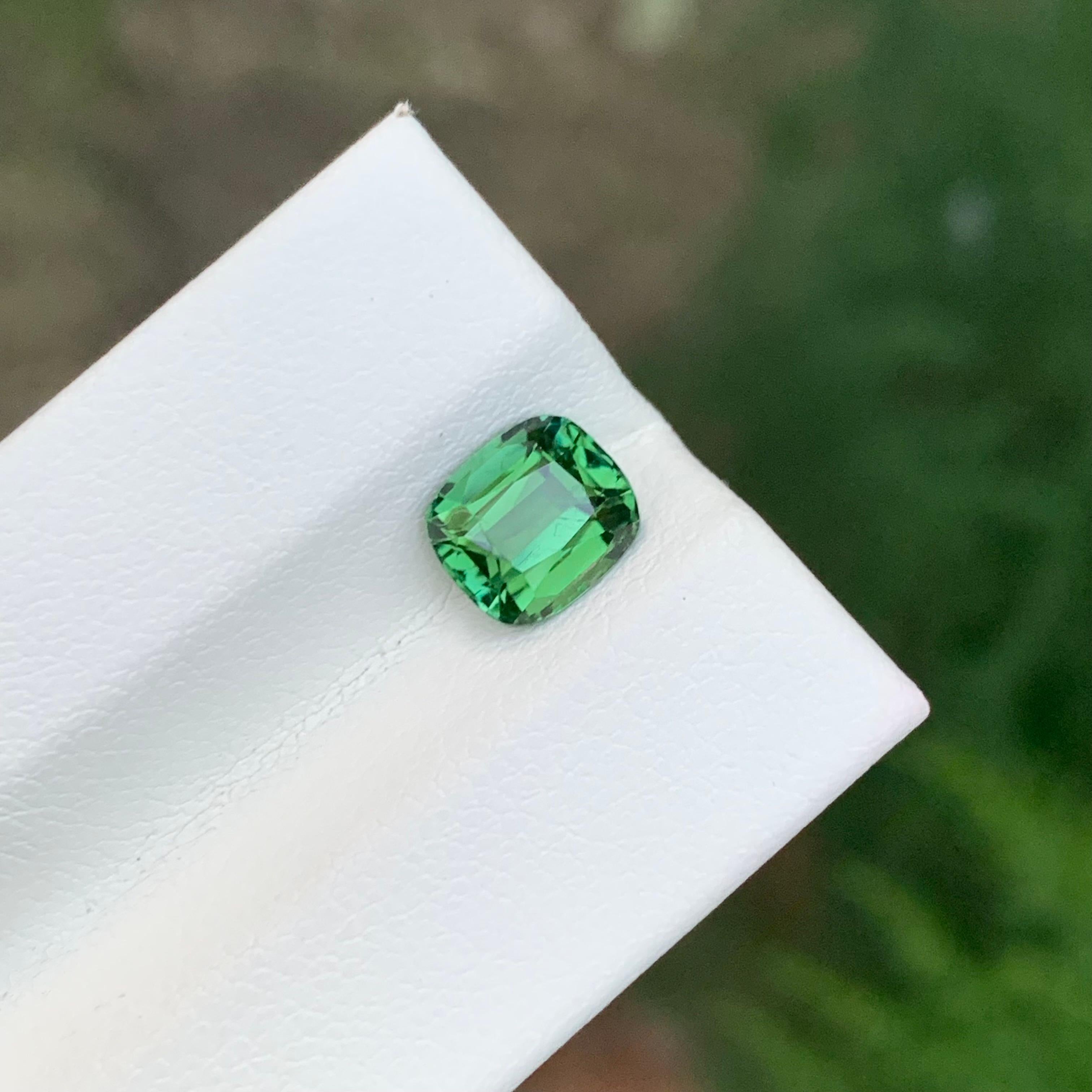 1.60 Carat Natural Loose Green Tourmaline Cushion Shape Gem en vente 5