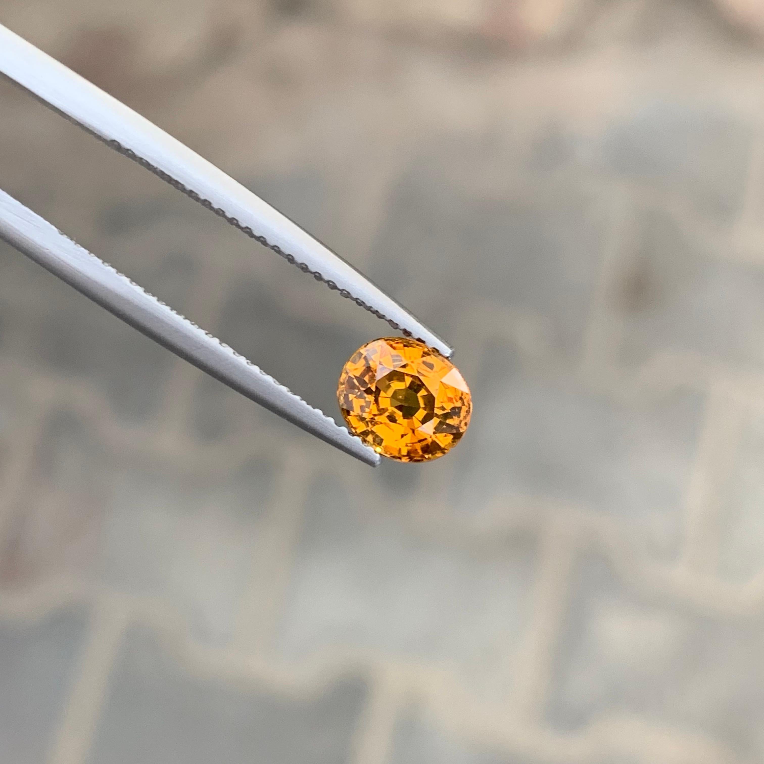 Gema natural suelta de granate de Malí de 1.60 quilates y forma ovalada en venta 5