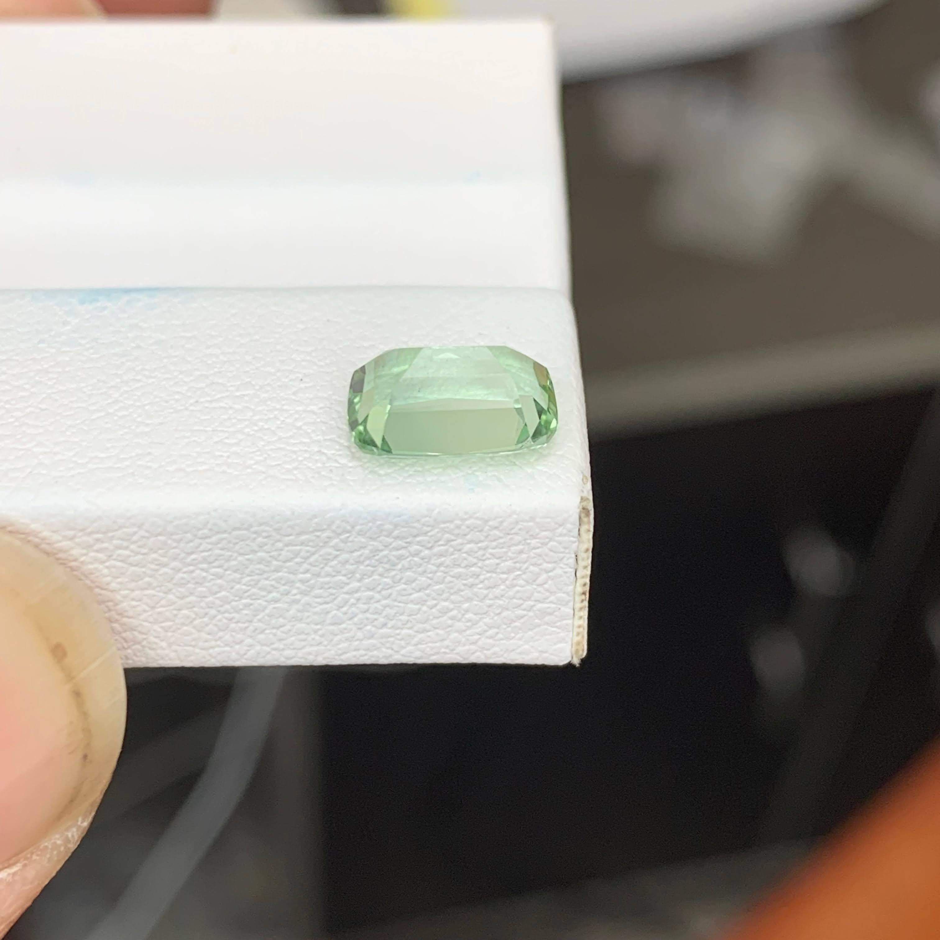 Taglio cuscino 1.60 Carati di tormalina verde menta naturale sfusa con taglio a cuscino Gemma afgana in vendita