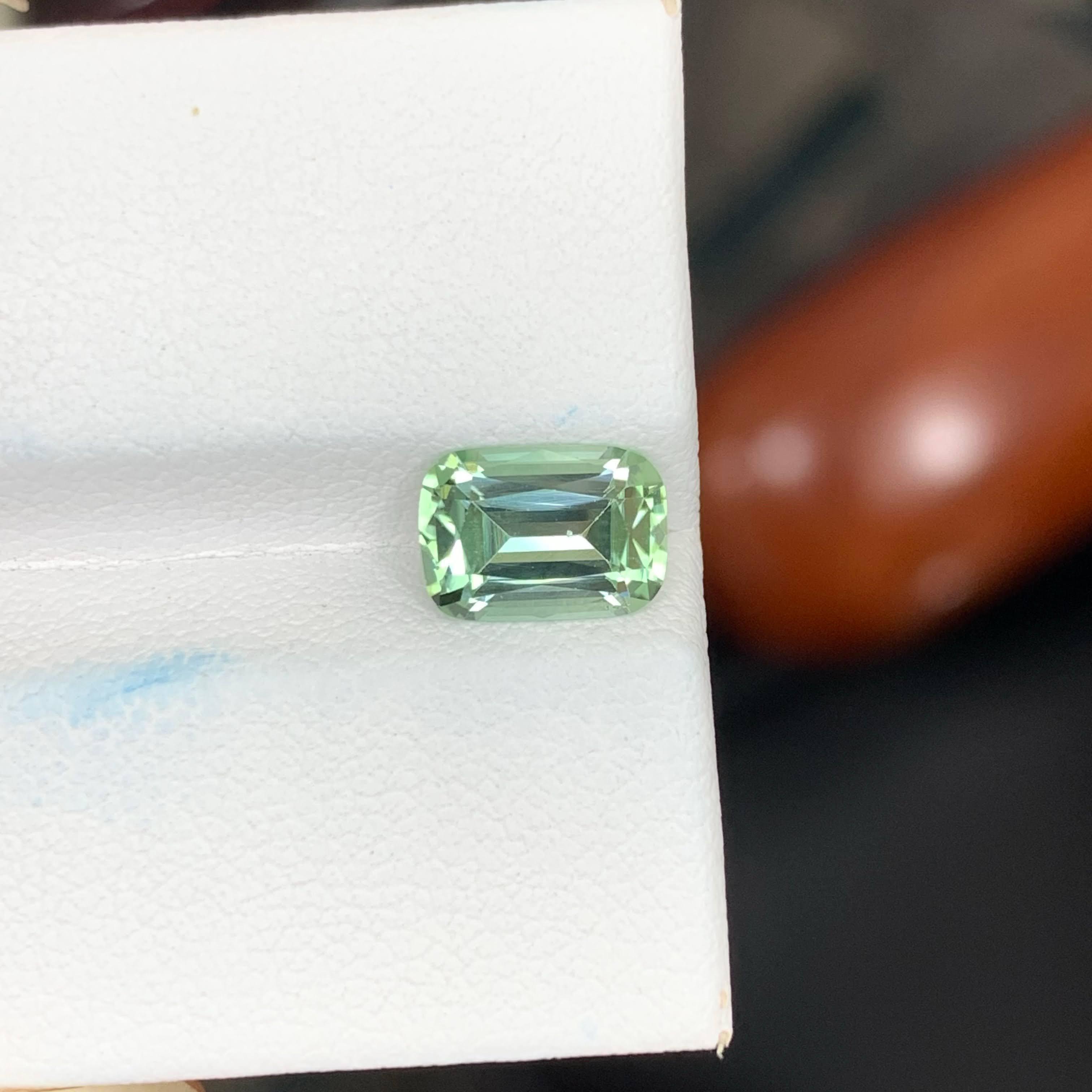 1.60 Carati di tormalina verde menta naturale sfusa con taglio a cuscino Gemma afgana In condizioni Nuovo in vendita a Bangkok, TH
