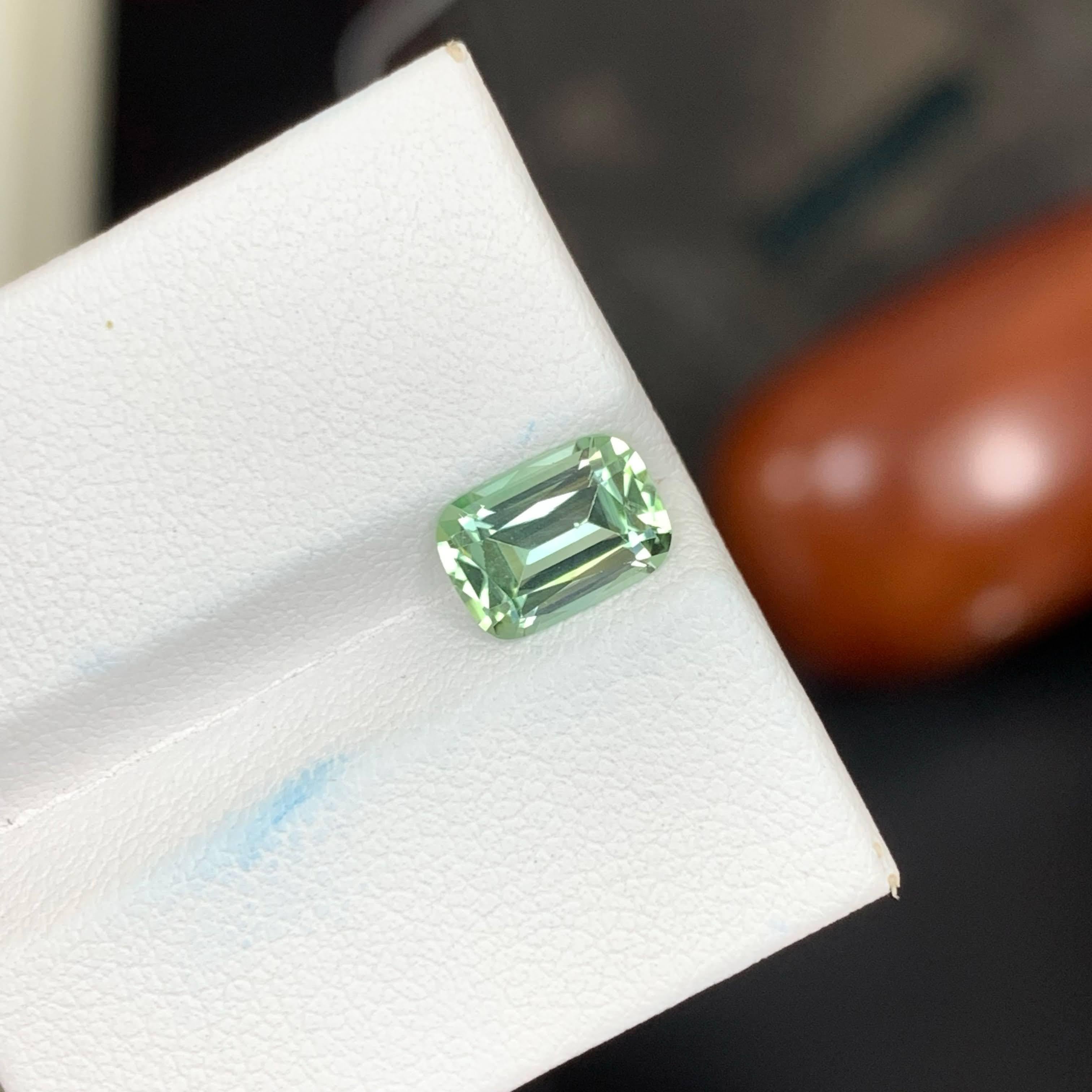 1.60 Carati di tormalina verde menta naturale sfusa con taglio a cuscino Gemma afgana in vendita 1