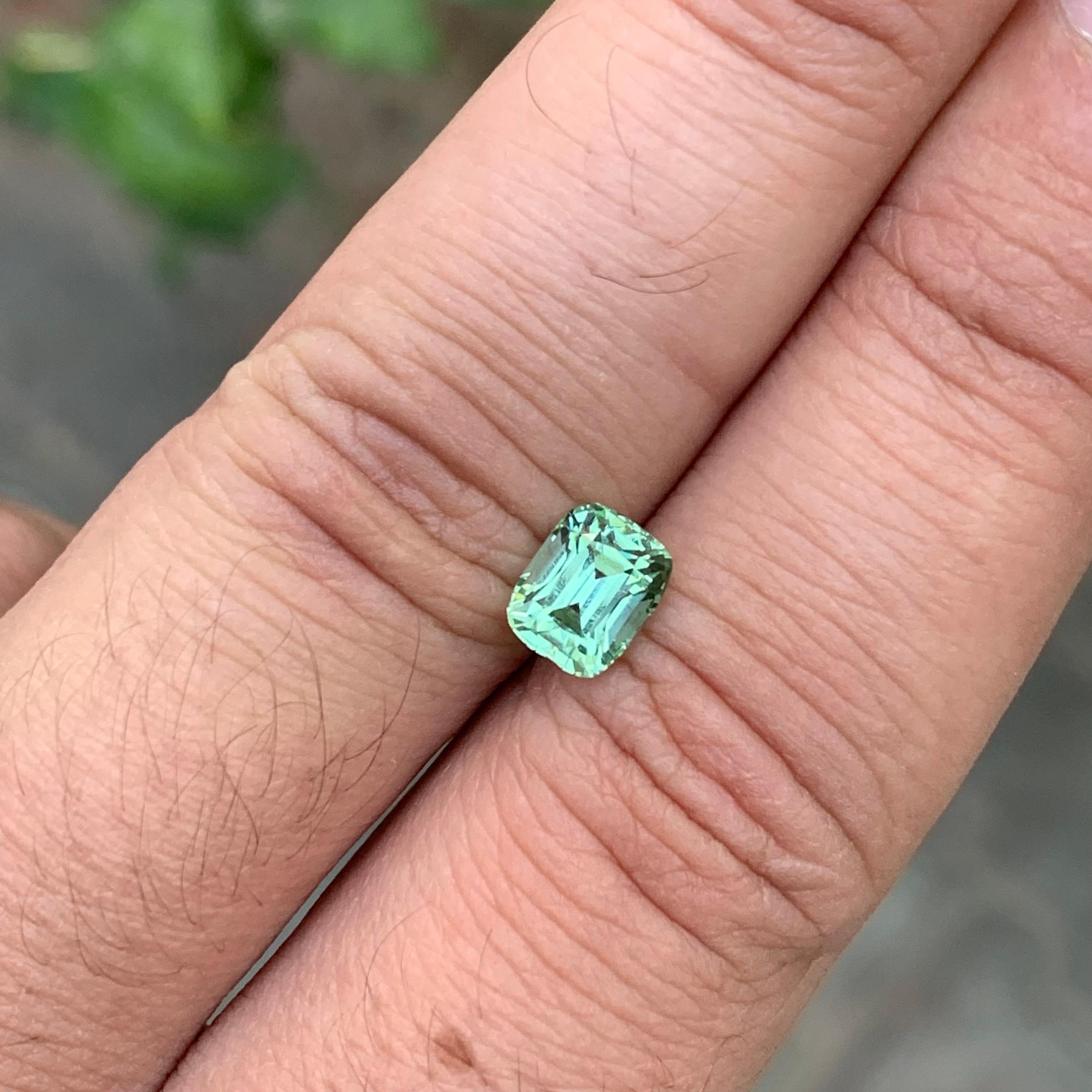 1.60 Carat Natural Loose Mint Green Tourmaline Cushion Shape Gem en vente 5