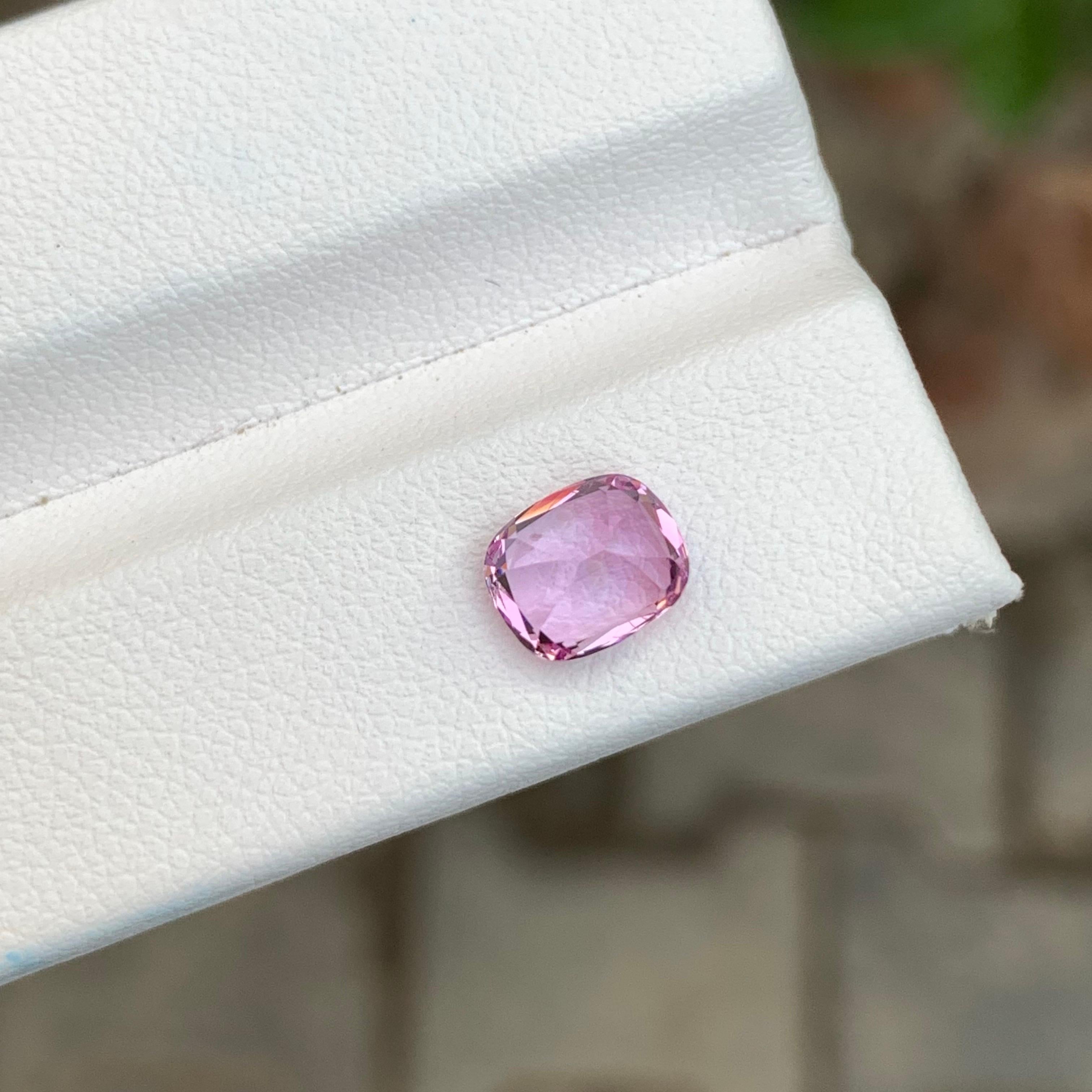 1,60 quilates de espinela rosa natural suelta en forma de cojín procedente de Tanzania en venta 4