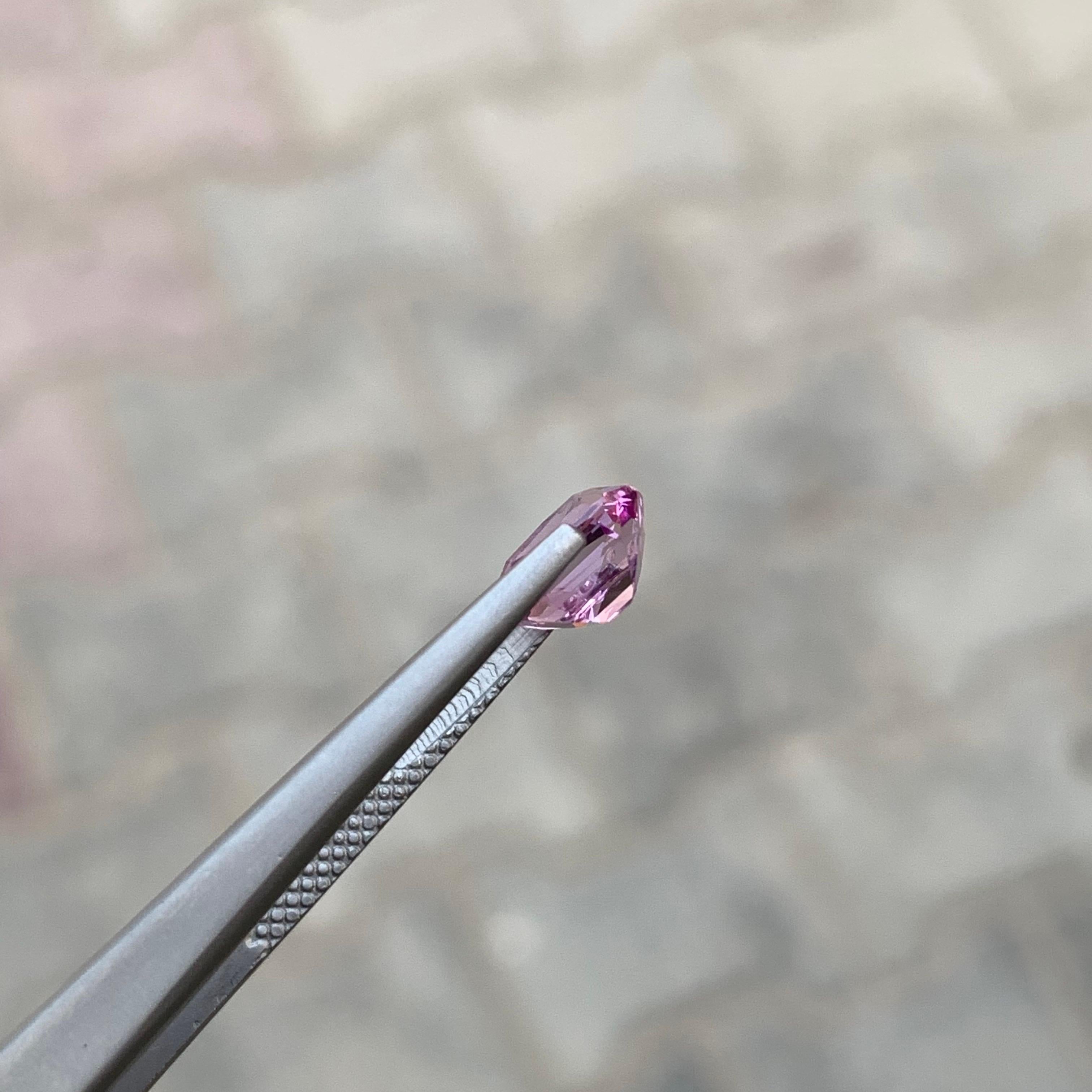 1,60 quilates de espinela rosa natural suelta en forma de cojín procedente de Tanzania en venta 6