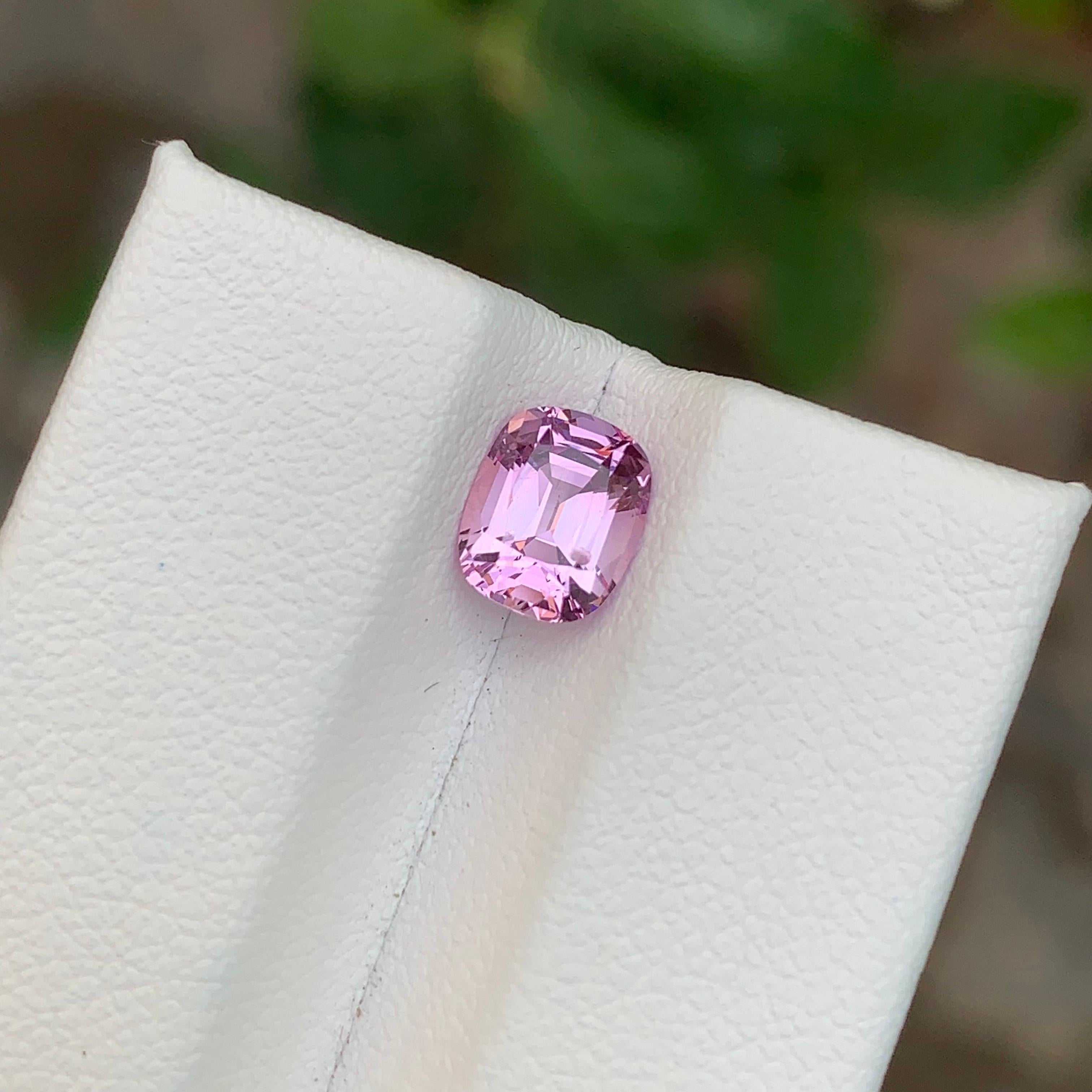 1,60 quilates de espinela rosa natural suelta en forma de cojín procedente de Tanzania en venta 7