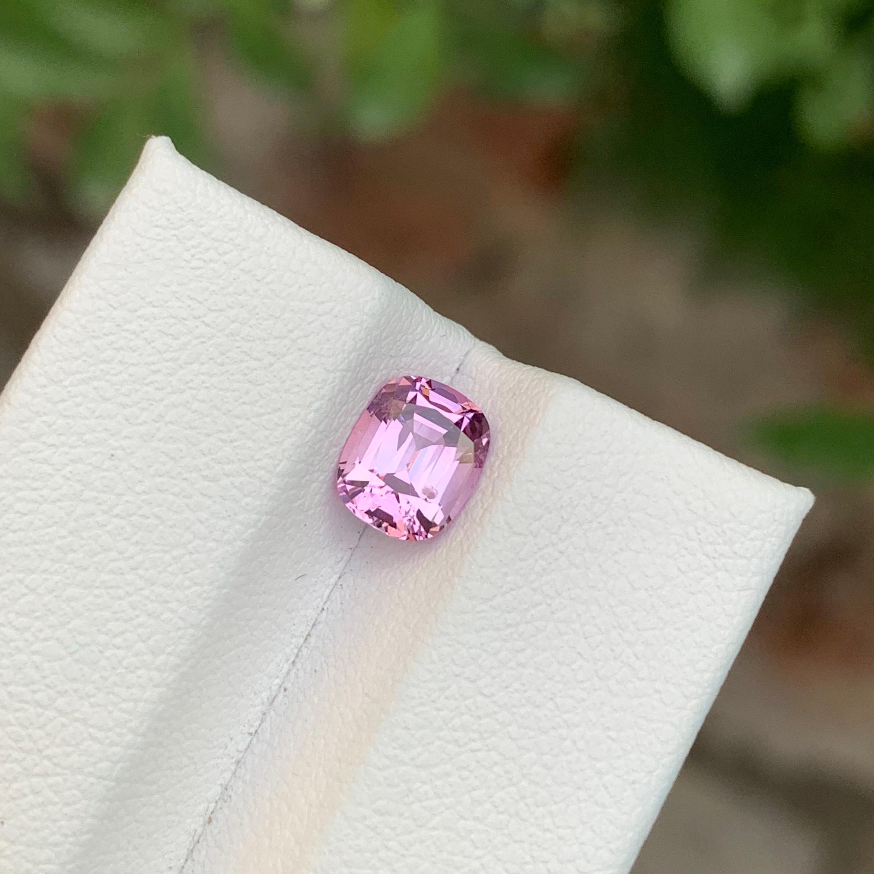 1,60 quilates de espinela rosa natural suelta en forma de cojín procedente de Tanzania en Nuevo estado para la venta en Peshawar, PK