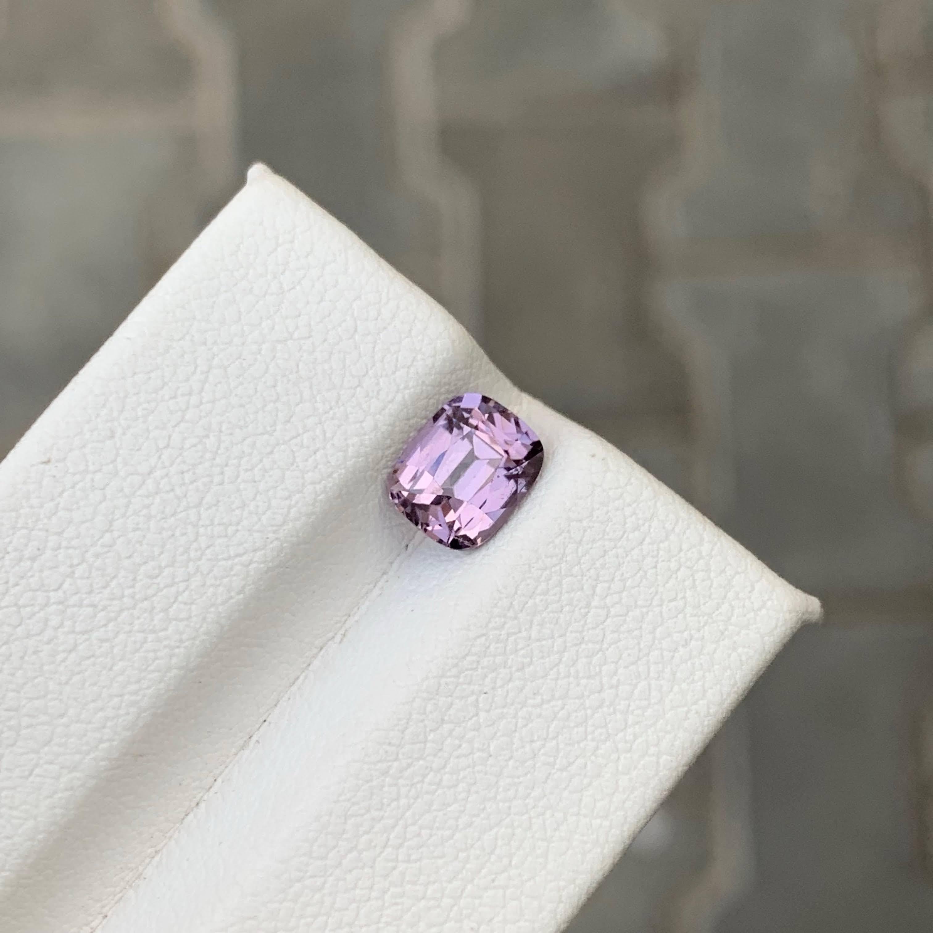 1,60 Carati di Spinello birmano rosa violaceo naturale sciolto con taglio a cuscino in vendita 4