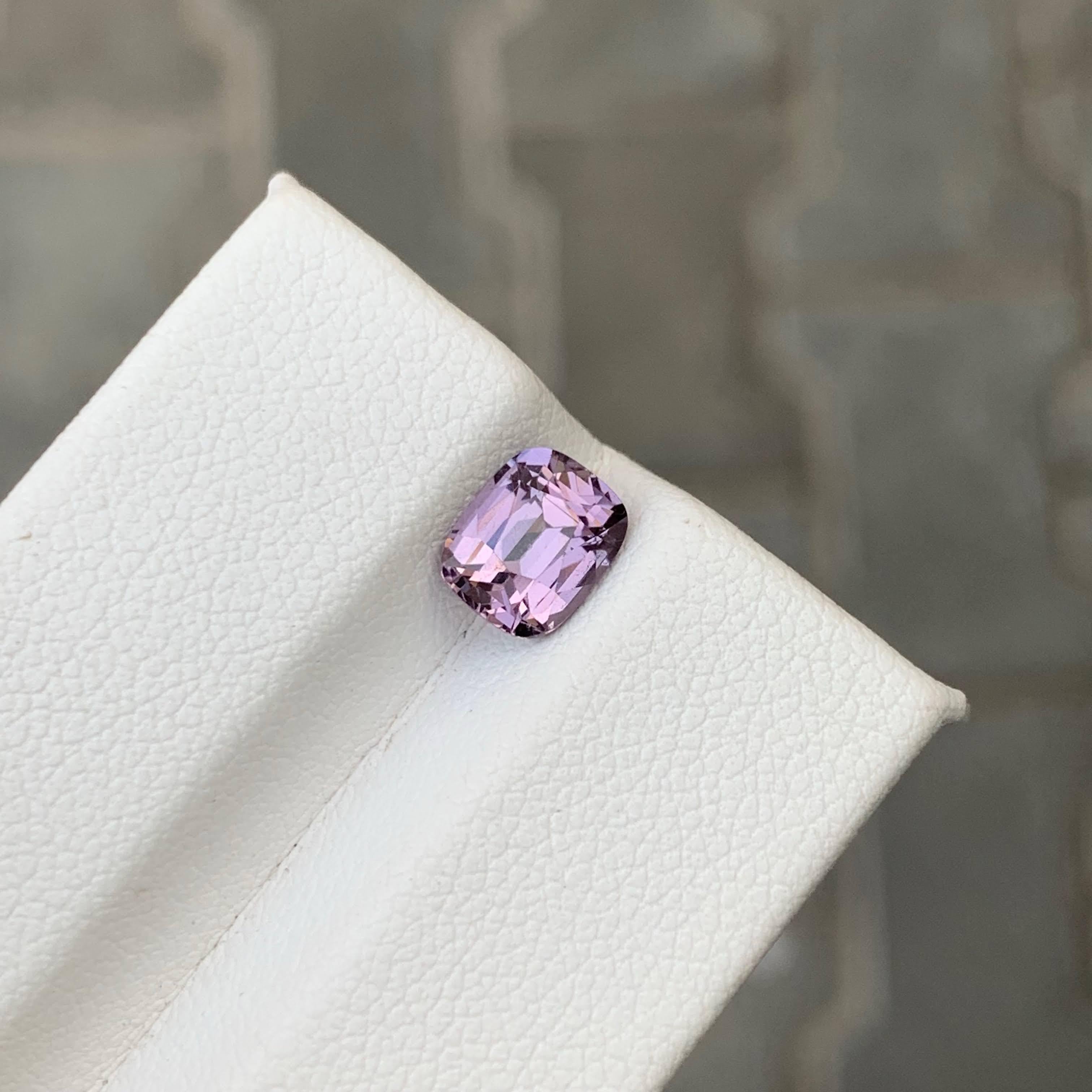 1,60 Carati di Spinello birmano rosa violaceo naturale sciolto con taglio a cuscino in vendita 3