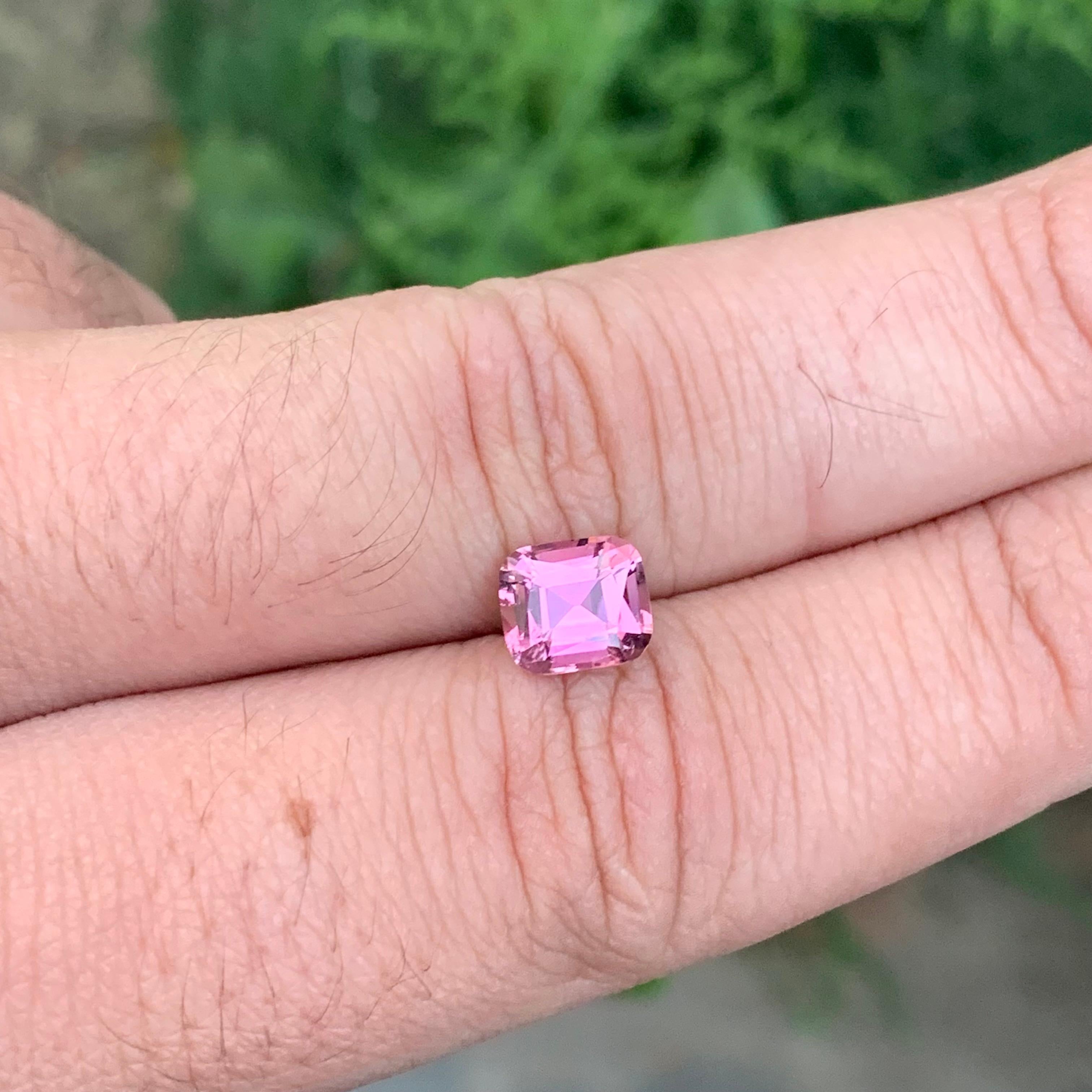 Tourmaline rose douce naturelle en forme de coussin de 1.60 carats en vente 5