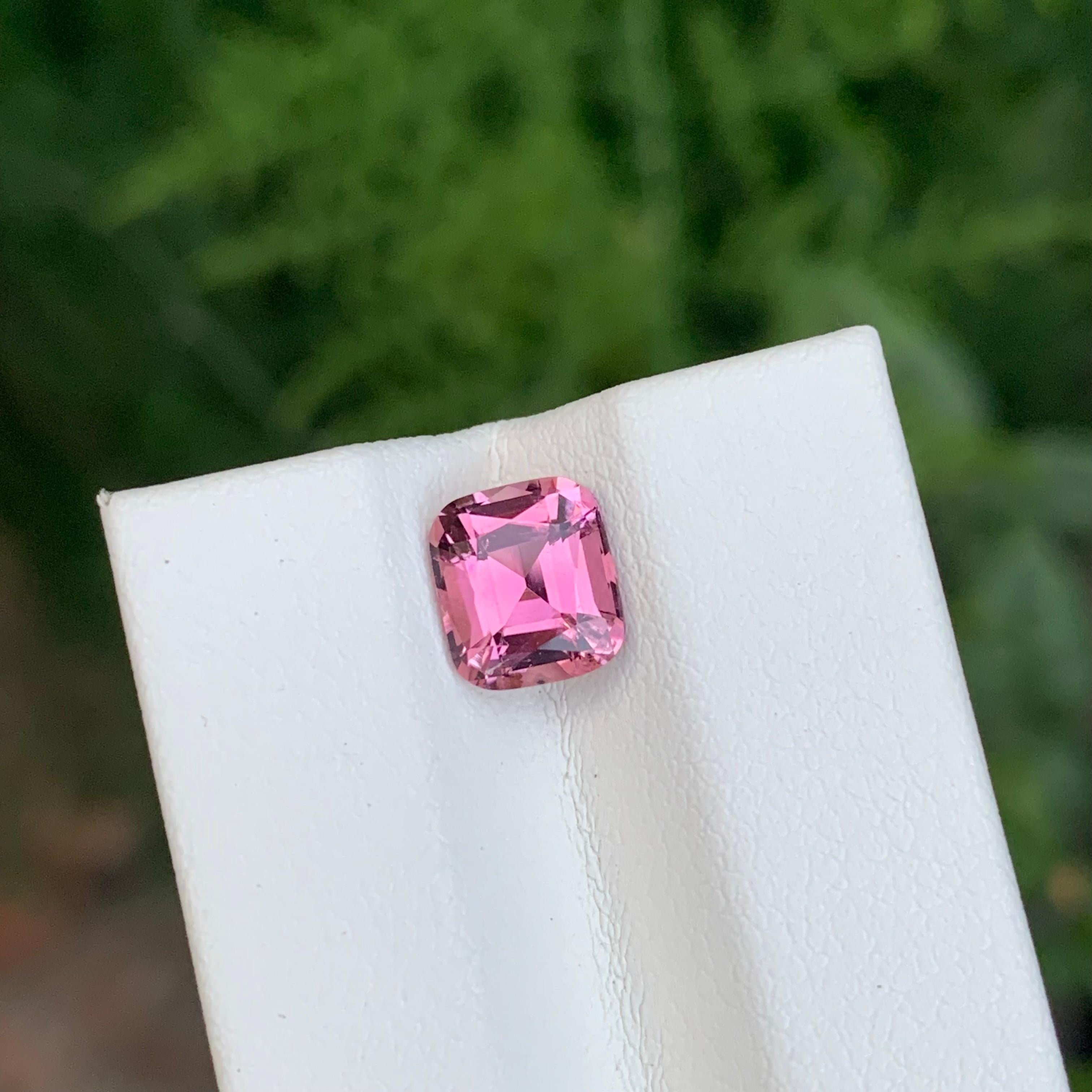 Tourmaline rose douce naturelle en forme de coussin de 1.60 carats Neuf - En vente à Peshawar, PK