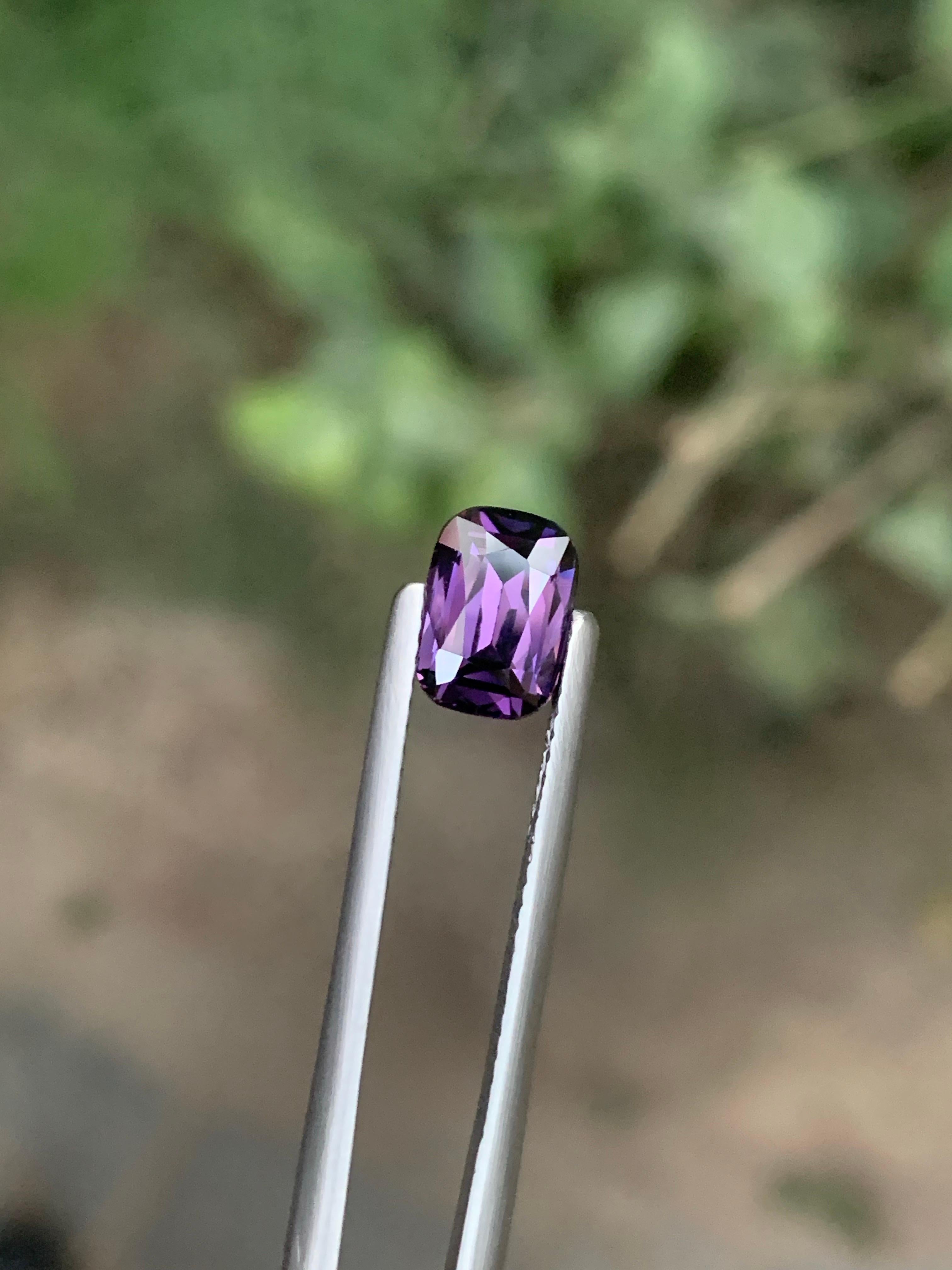 1,60 Karat natürlicher loser Spinell im Kissenschliff Edelstein aus Tansania im Angebot 2